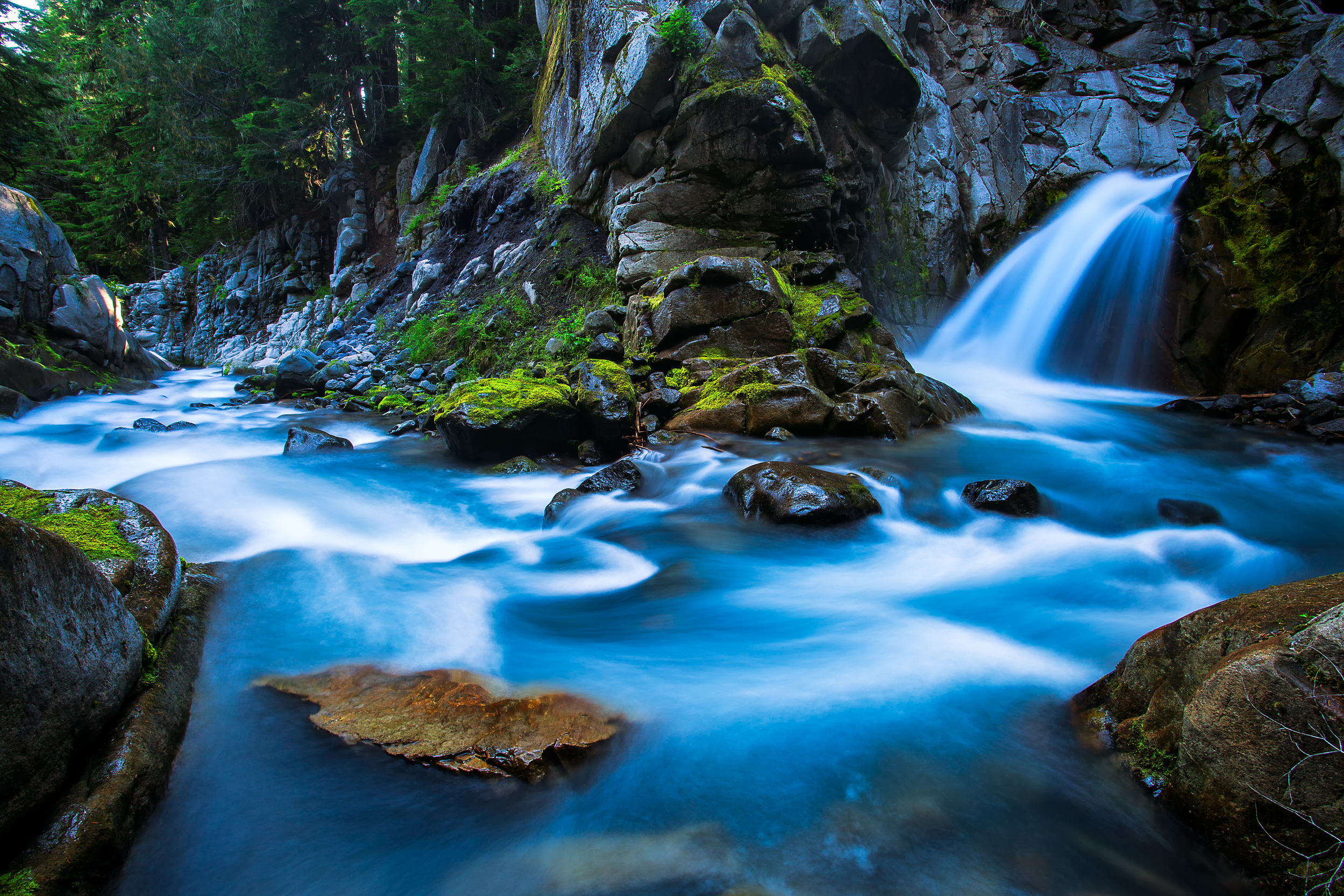 Лучшие обои фото на телефон. Красивые водопады. Пейзаж водопад. Водопад в горах. Картинки водопады красивые.