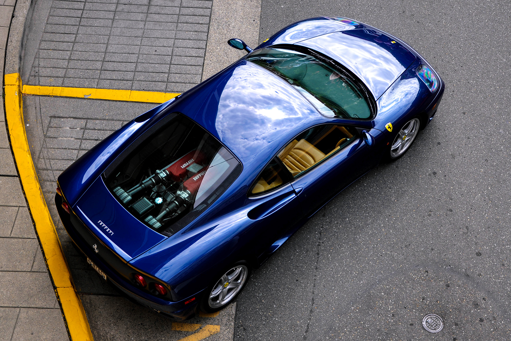 Ferrari California синяя