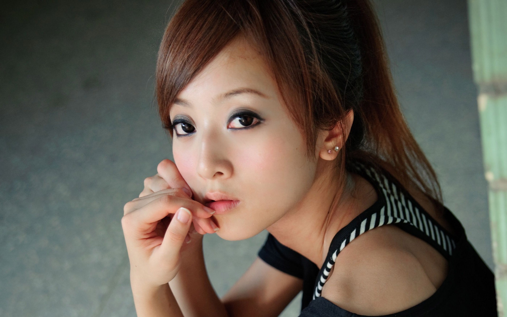 Видео красивых японских девушек. Mikako Zhang Kaijie японка. Микако Курокава. Красивые японки. Красивые японские девушки.