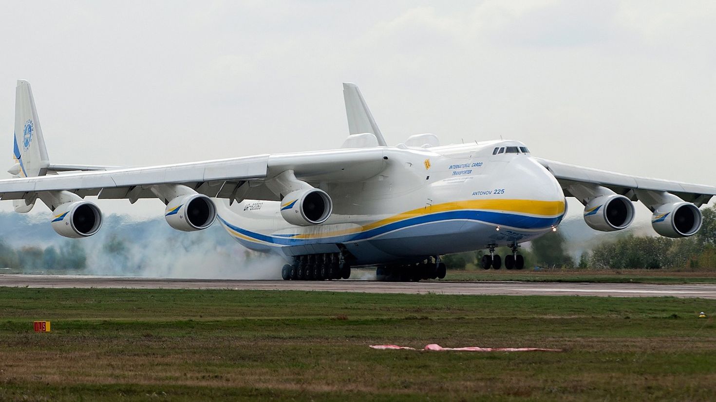 Ан 225. АН-225 Мрия. АН-225 Мрия взлет. Antonov an-124-100 Мрия. АН-225 транспортный самолёт.