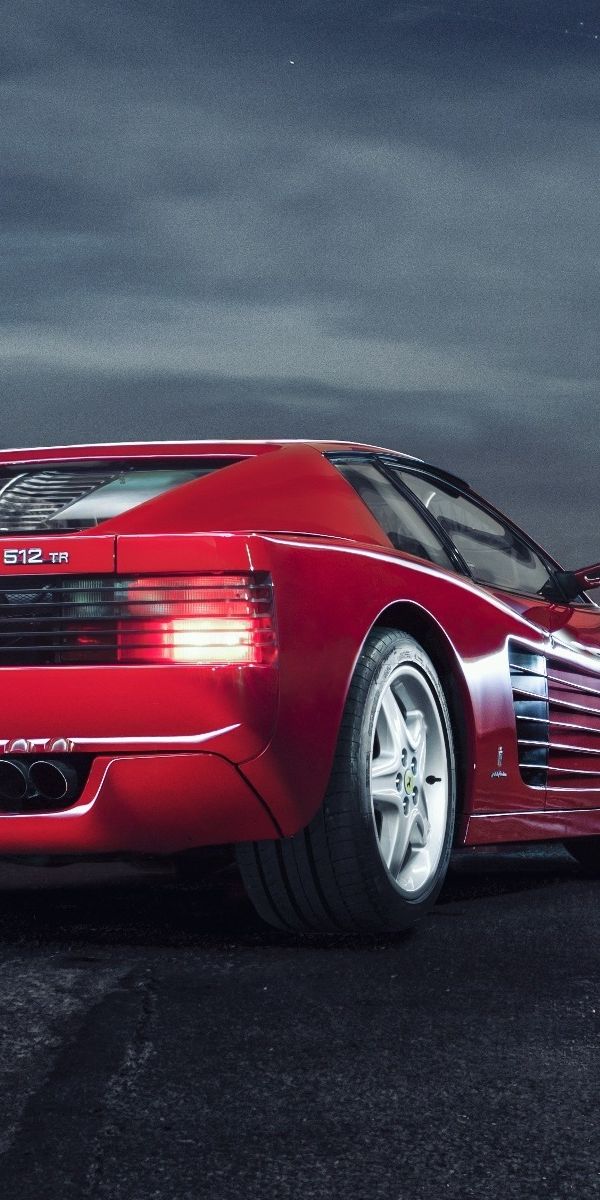 Ferrari Testarossa в ретровейв