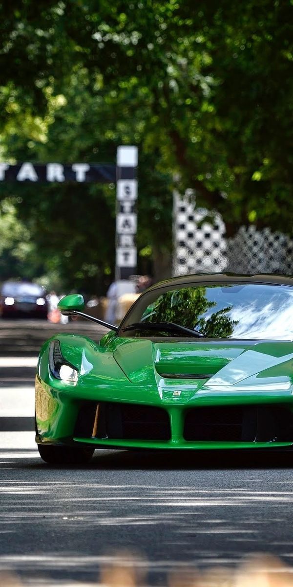 Ferrari LAFERRARI зеленая