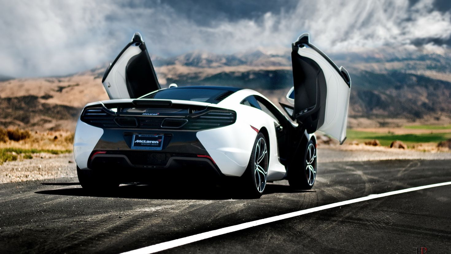 4 cars picture. MCLAREN X-1 9. MCLAREN 640.