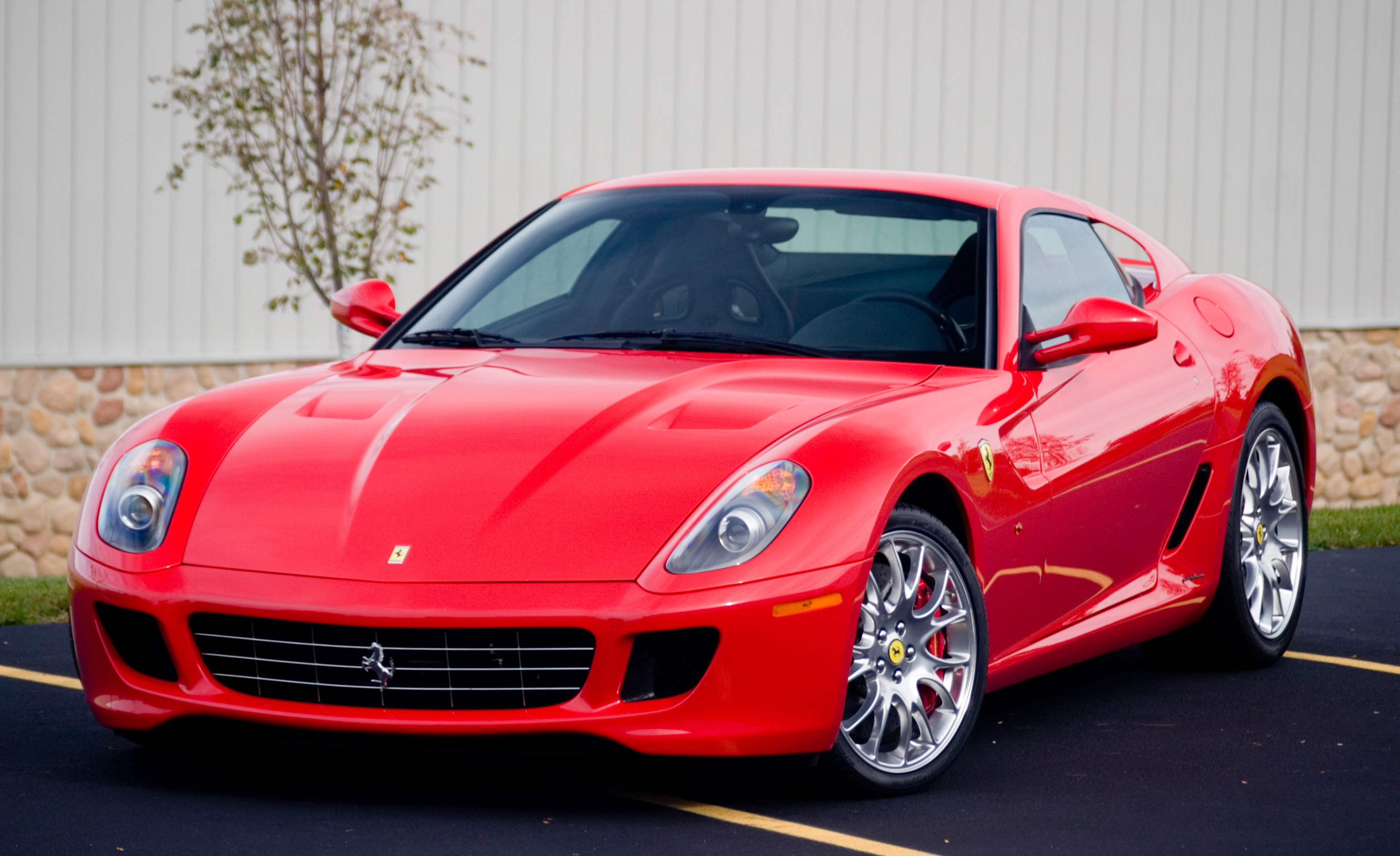 Ferrari 599 GTB Fiorano красный