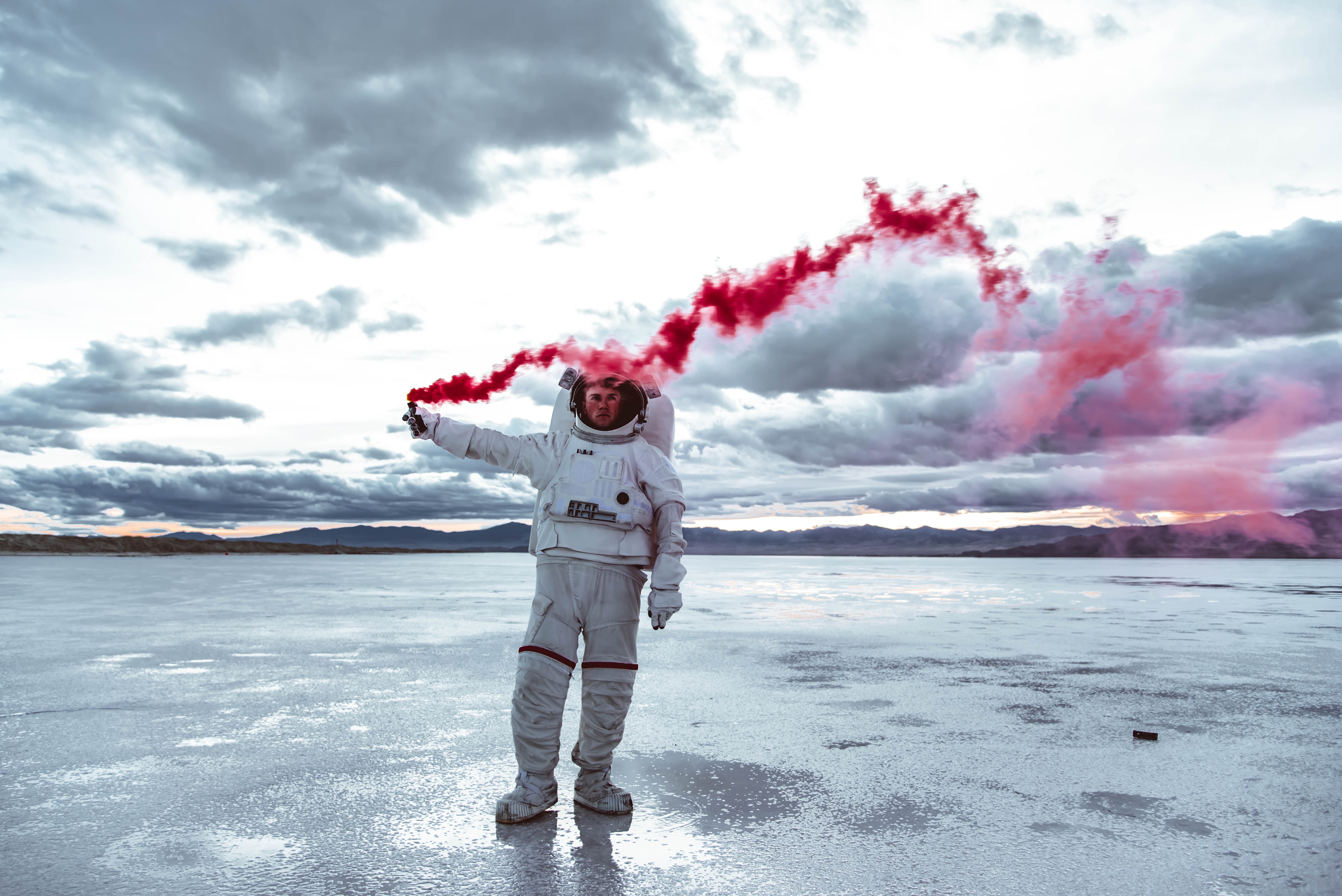 space suit, sky, miscellanea, miscellaneous, colored smoke, coloured smoke, cosmonaut, spacesuit for android