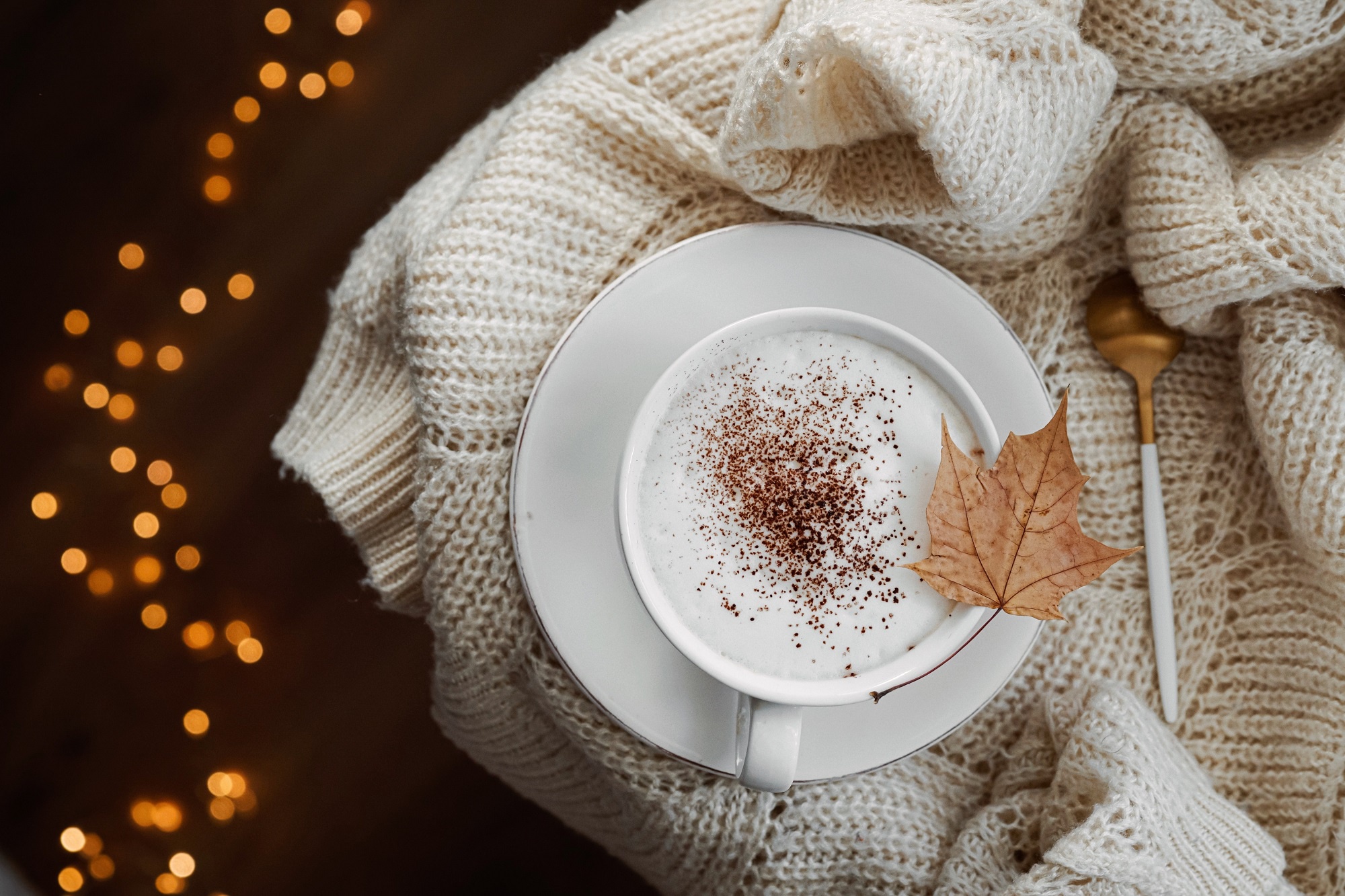 фото красивая осень и кофе две чашки