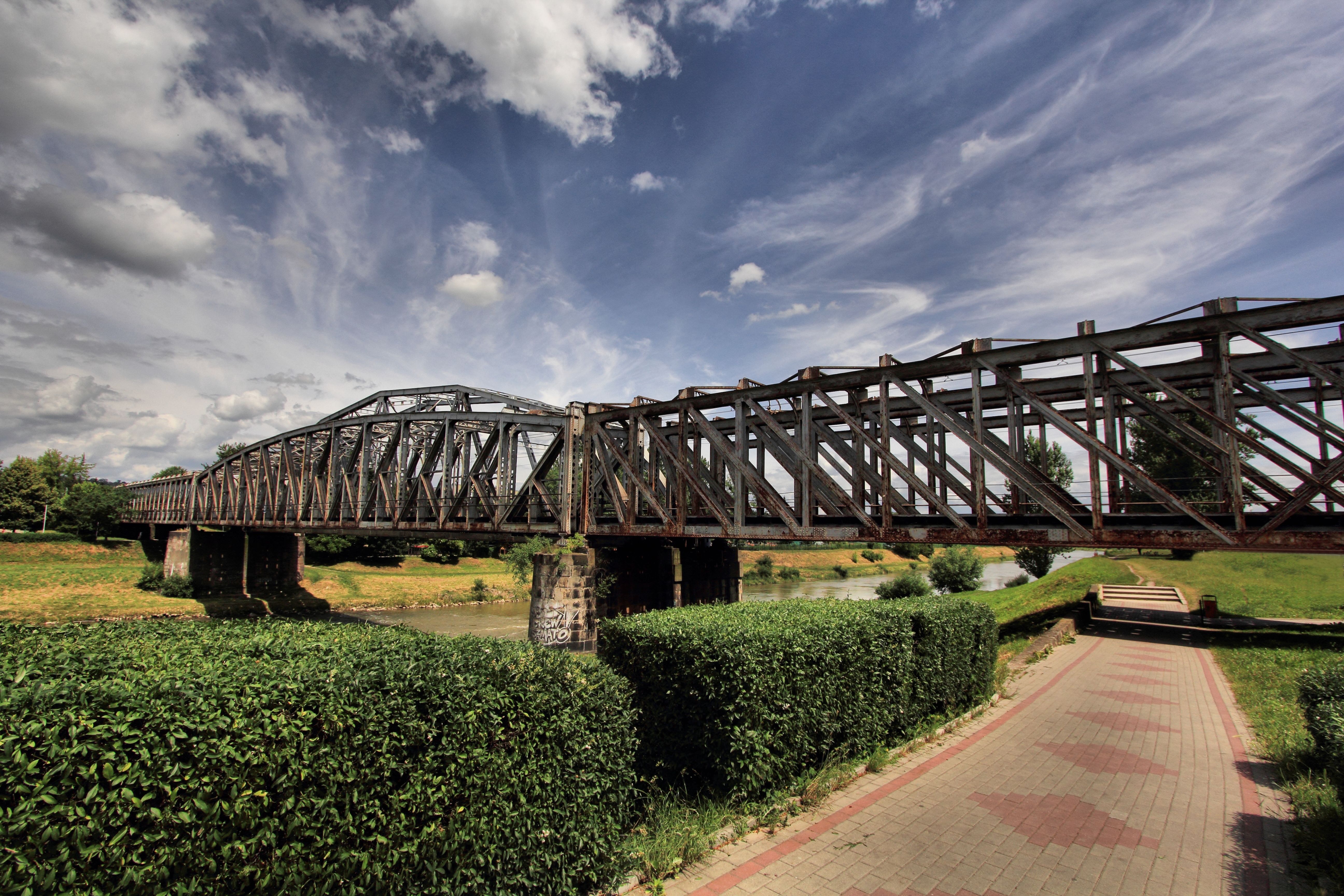 Bridge make. Мост Кук-сарой. Фон для влюбленных мост без людей. Make a Bridge. Обои man made.