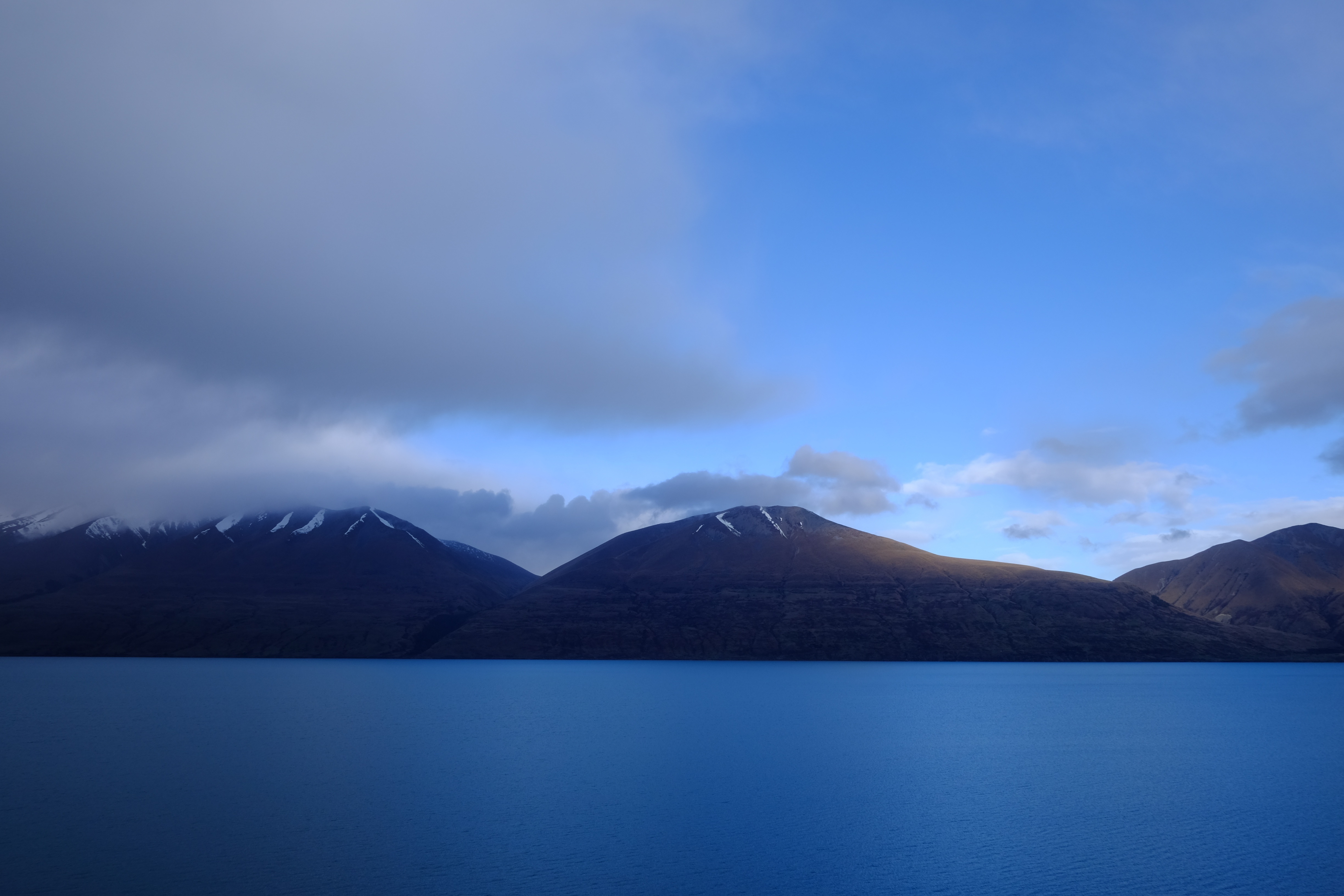 Download mobile wallpaper Nature, Sky, Mountains, Lake, Horizon for free.