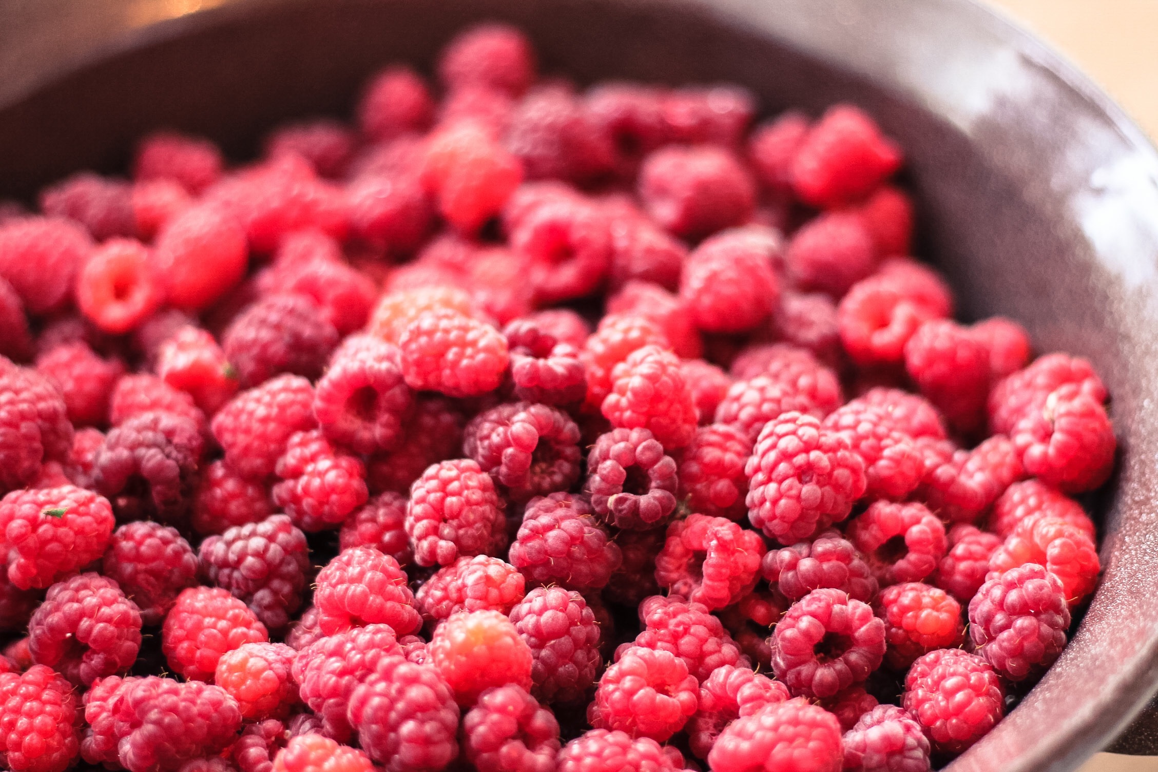Download mobile wallpaper Plate, Ripe, Raspberry, Berries, Food for free.
