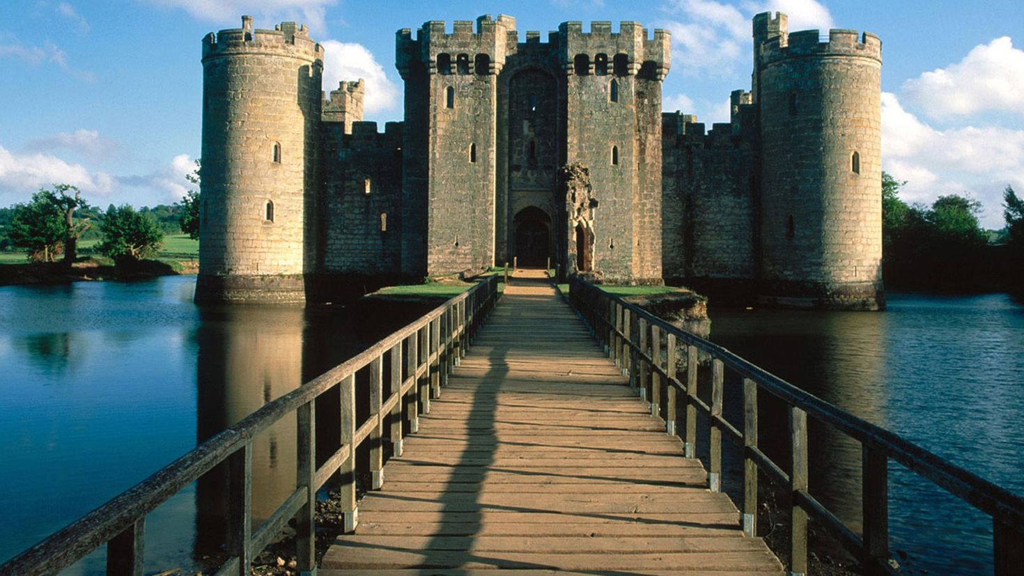 Castle dl. Замок Бодиам. Замок Бодиам Англия на воде. Замок Бодиам Англия план. Замок Бодиам мост.