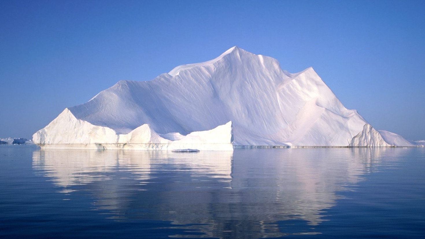 Айсберг в Ледовитом океане