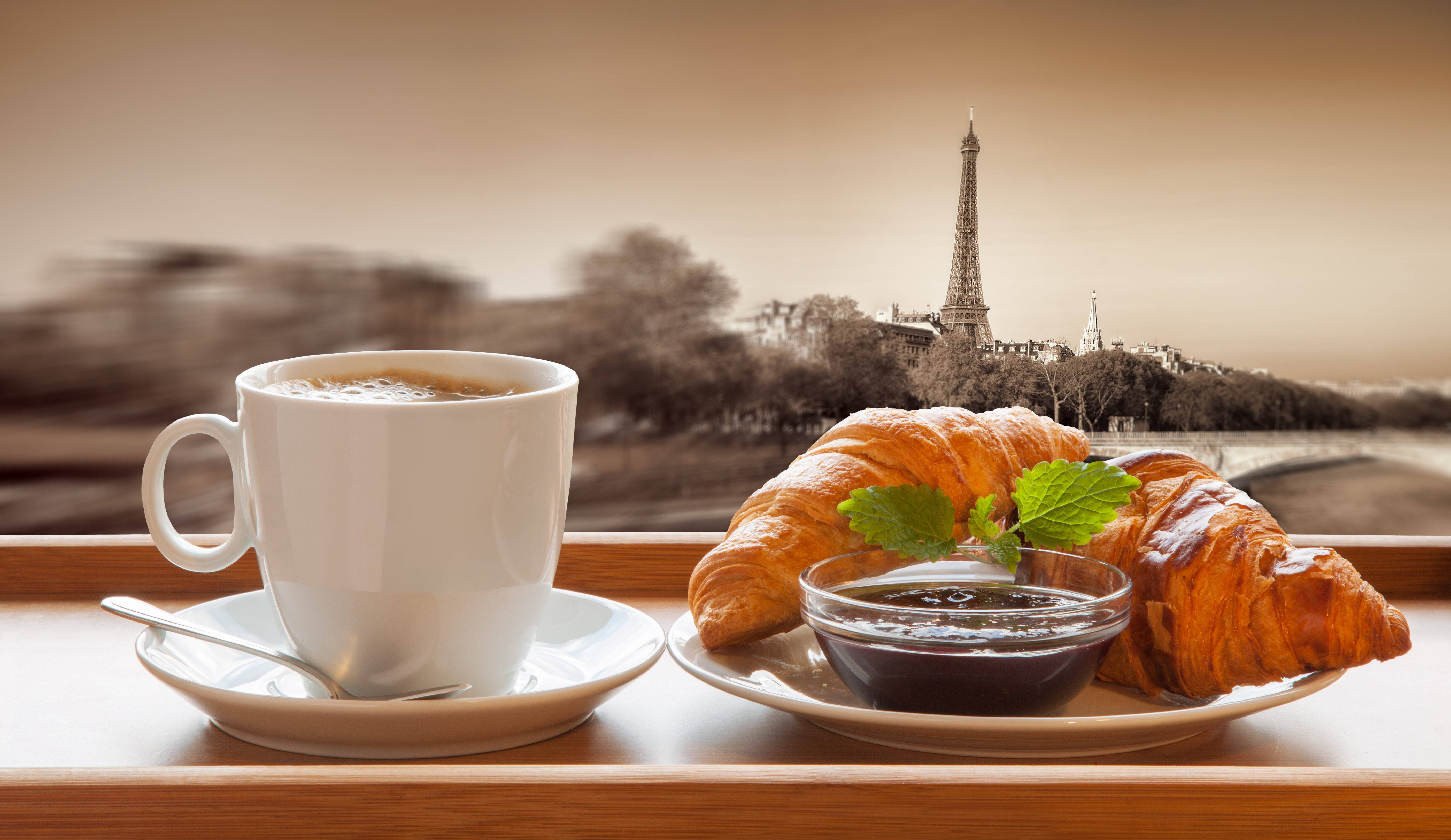 722402 Hintergrundbild herunterladen nahrungsmittel, frühstuck, schokolade, kaffee, croissant, tasse, frankreich, paris - Bildschirmschoner und Bilder kostenlos