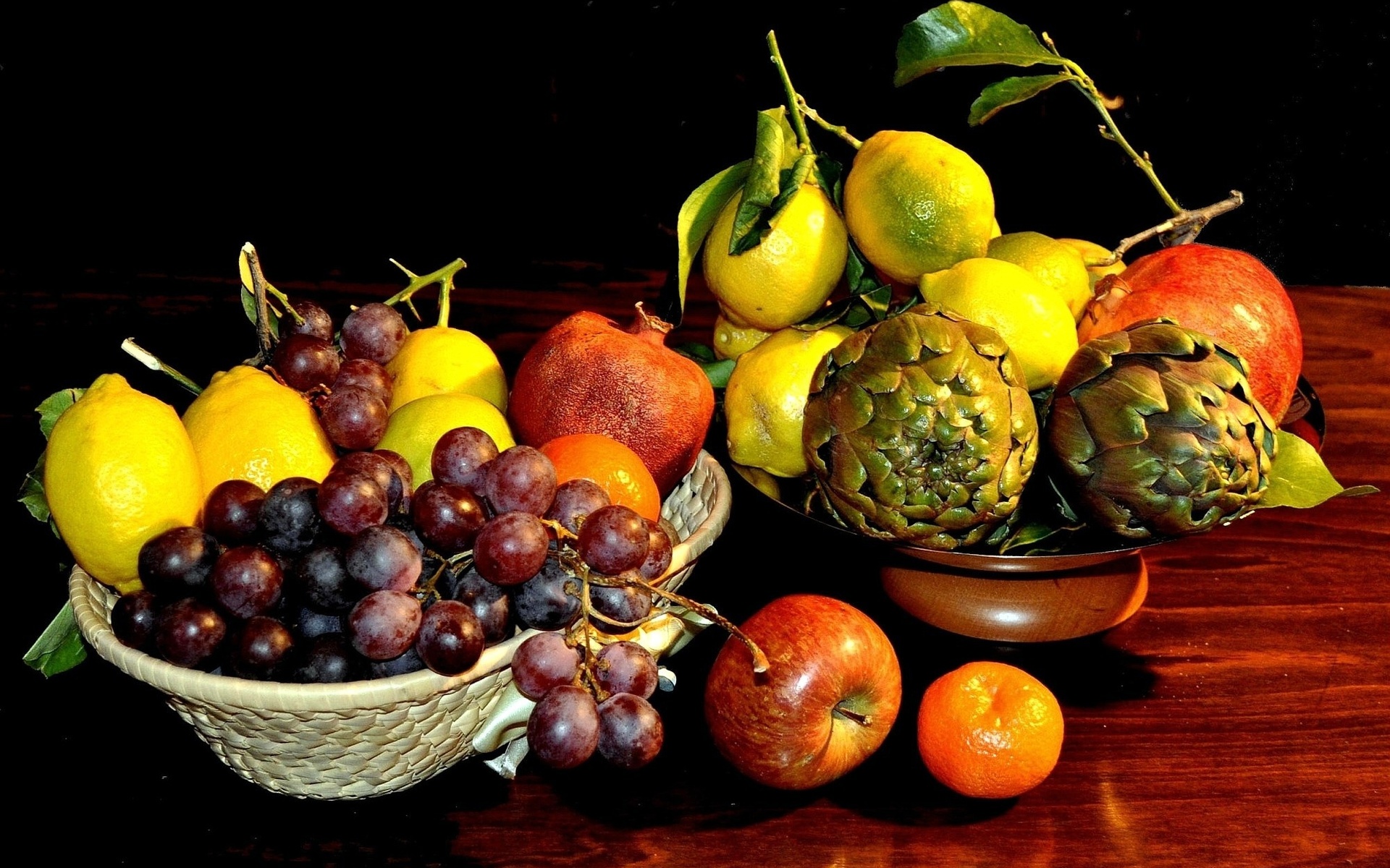 Кидать фрукты. Натюрморт с фруктами. Натюрморт из овощей и фруктов. Фрукты на столе. Косточковые фрукты.