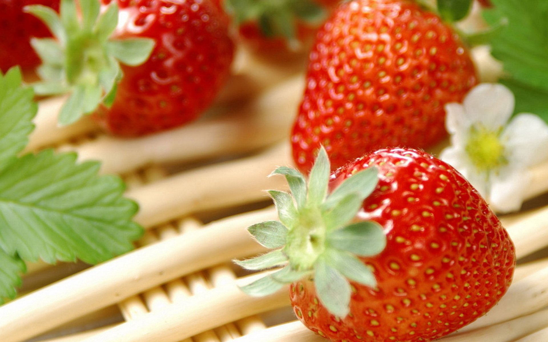 Free download wallpaper Sweet, Berry, Food, Strawberry on your PC desktop