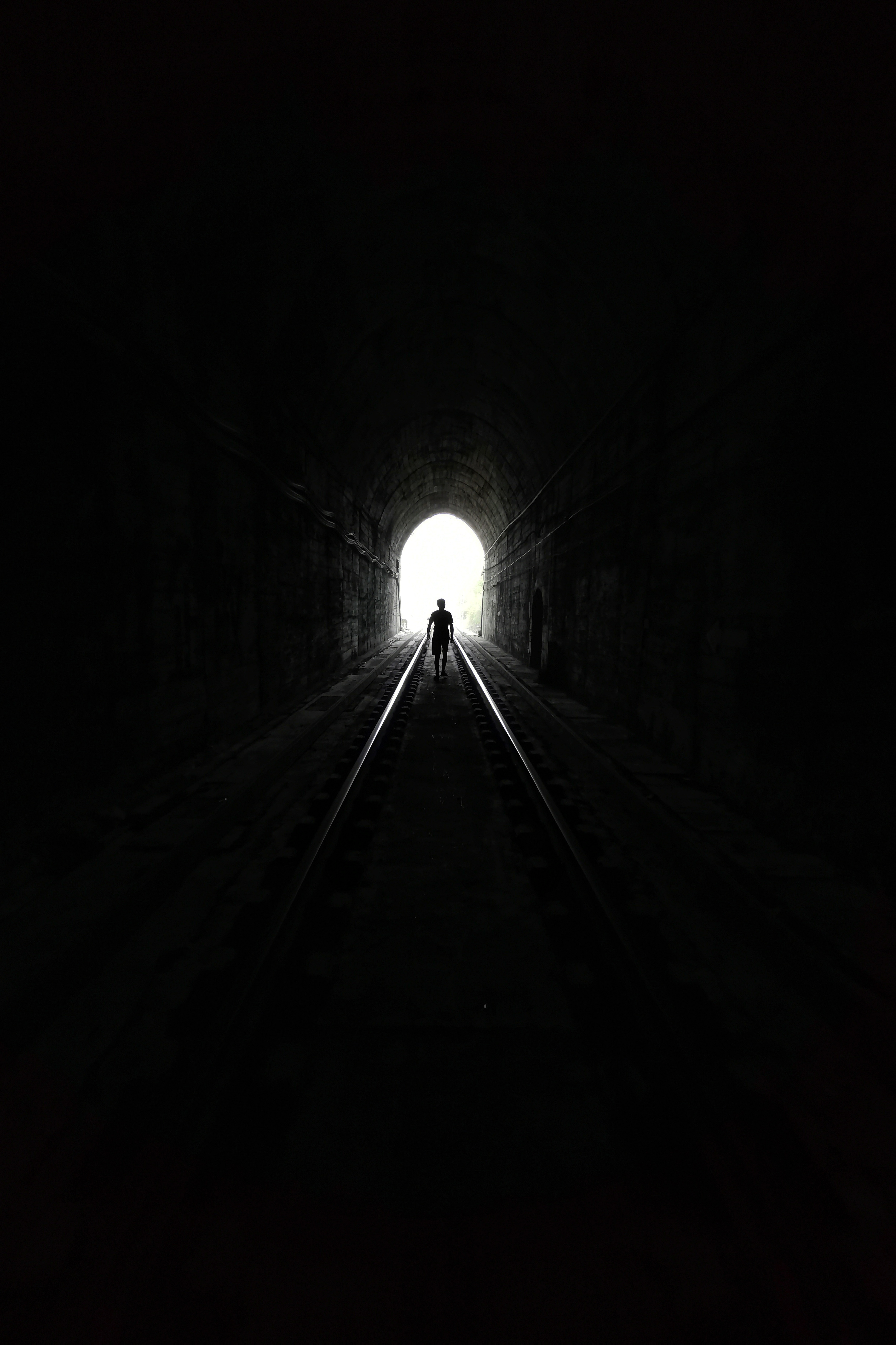 black, bw, silhouette, chb, human, person, tunnel 2160p