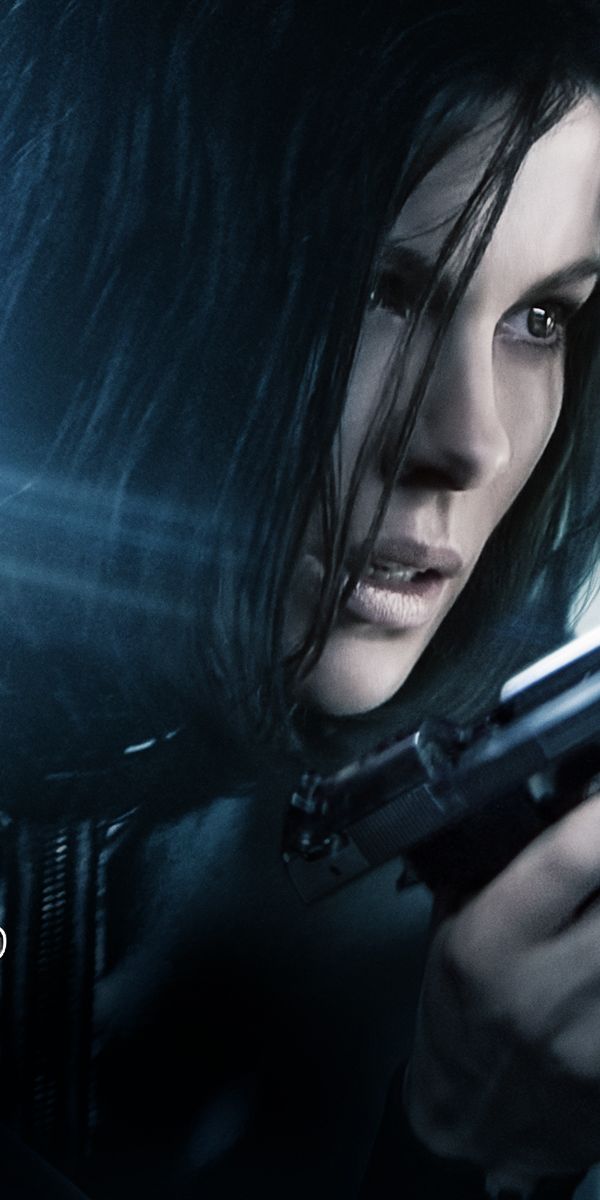 Другой мир презентация. Другой мир Пробуждение - Underworld Awakening (2012). Кейт Бекинсейл другой мир 6. Другой мир 5 дочь Селин. Underworld 2003 замок.