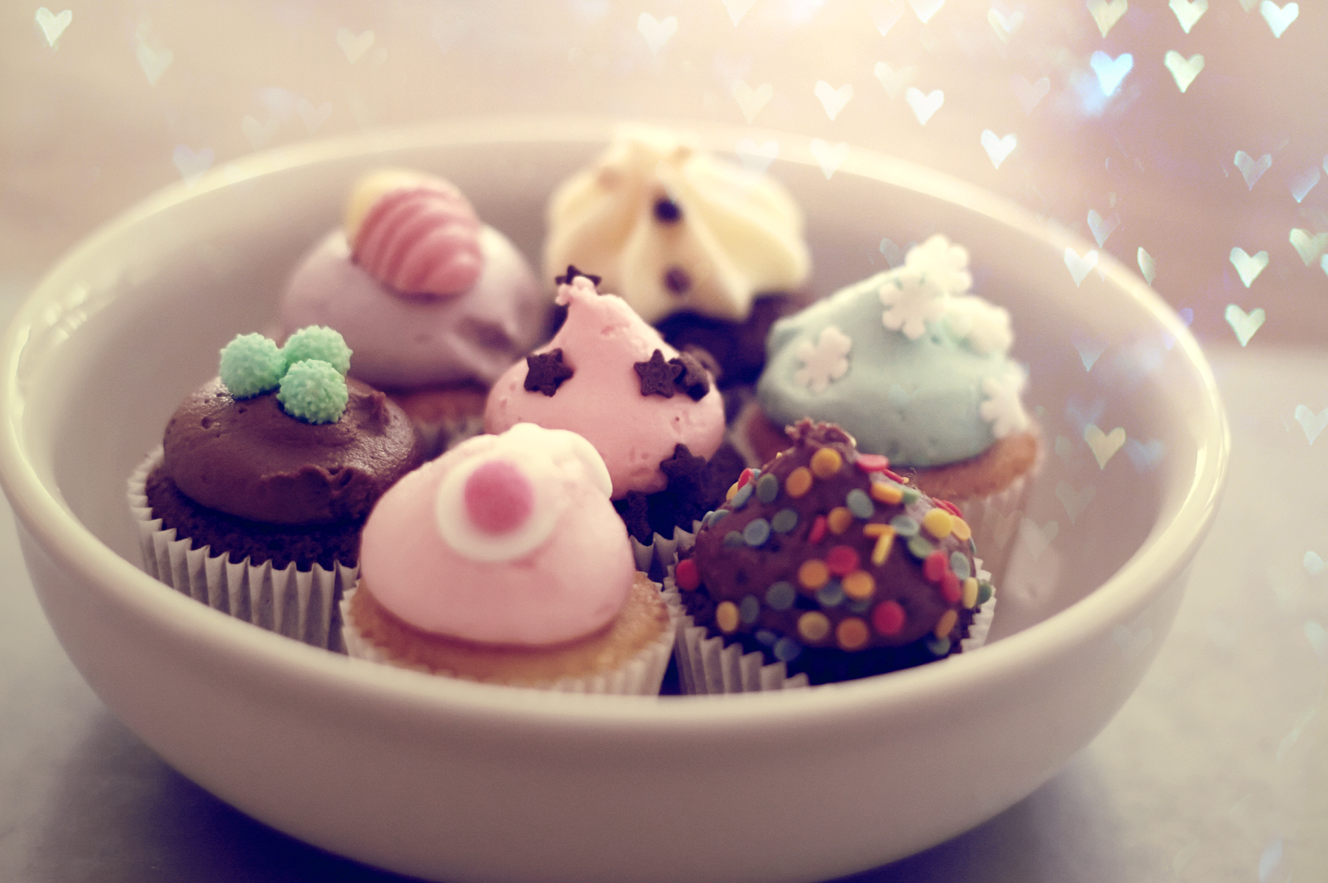 cupcakes, food, desert, glare, plate, cakes