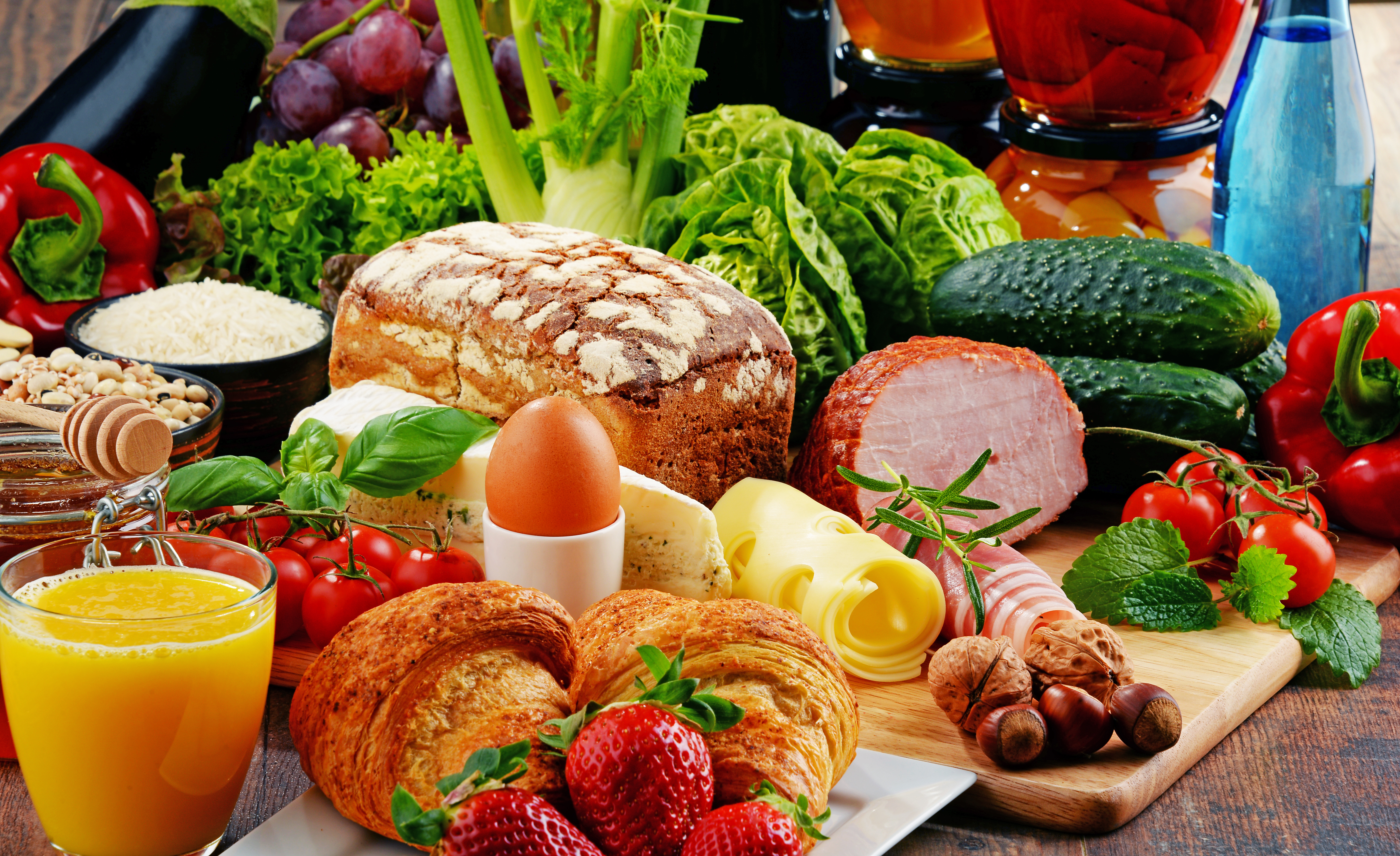 vegetable, food, still life, bread, cheese, croissant, egg, juice, meat, strawberry