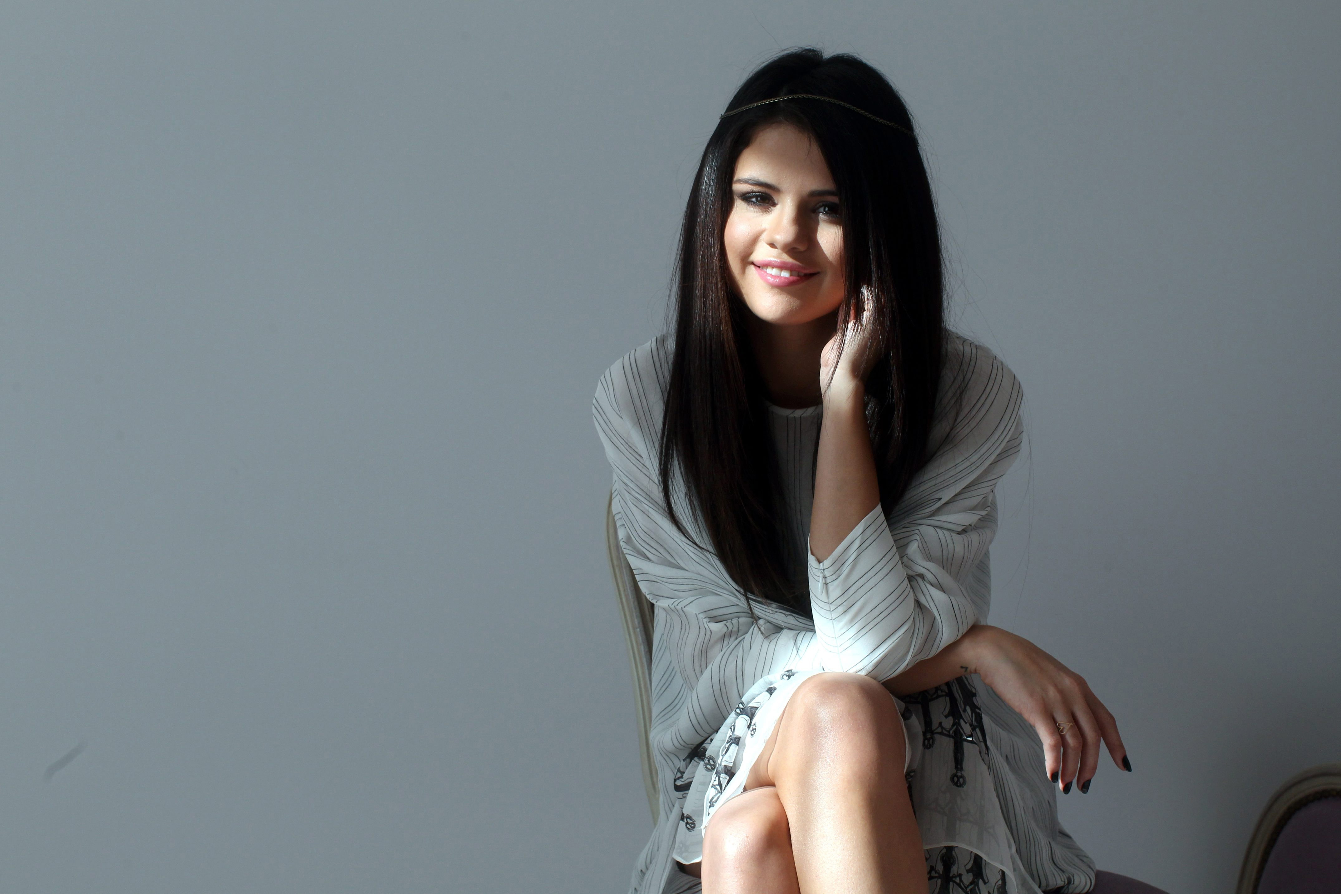 Mobile Wallpaper Selena Gomez 