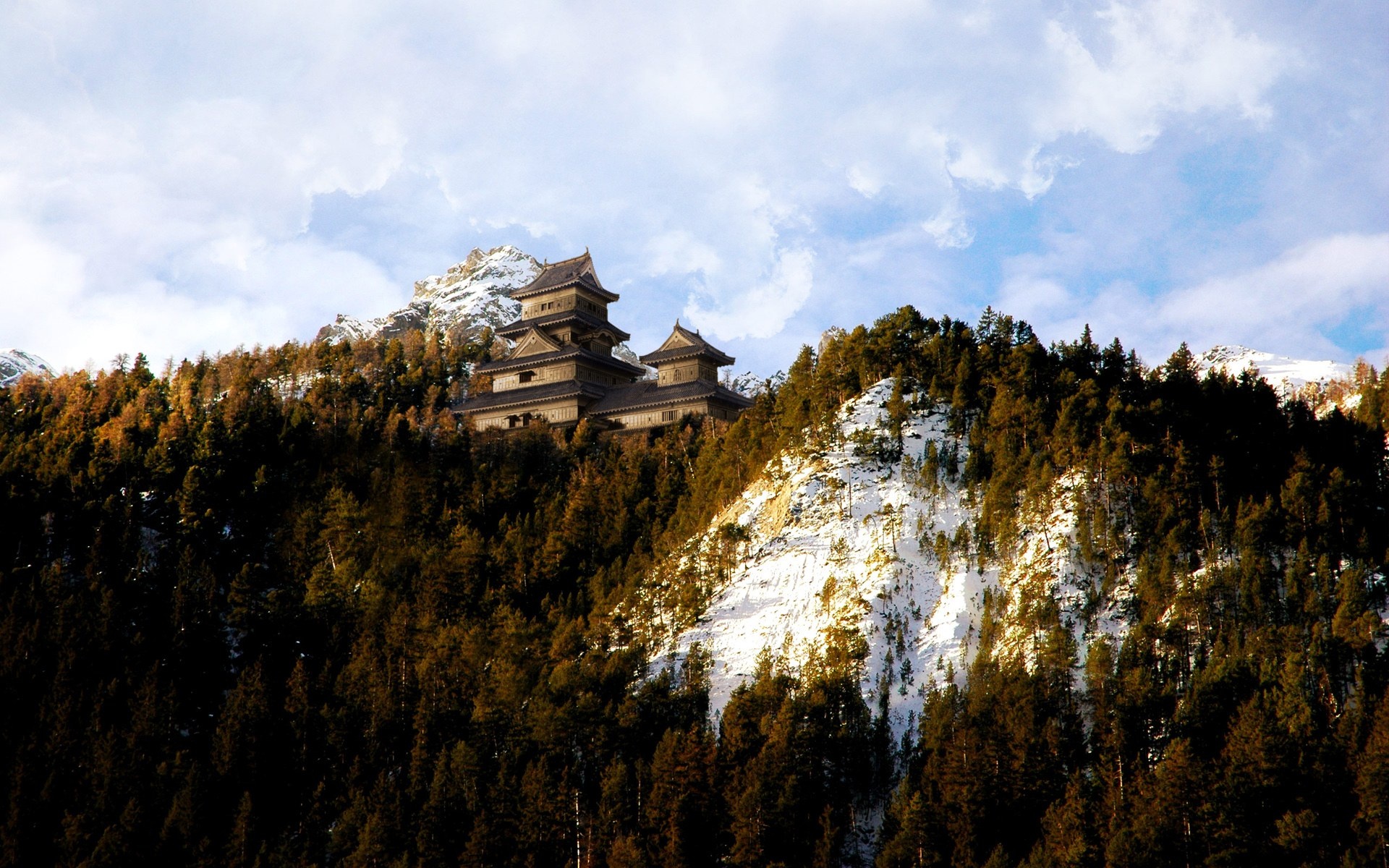 Храм в горах