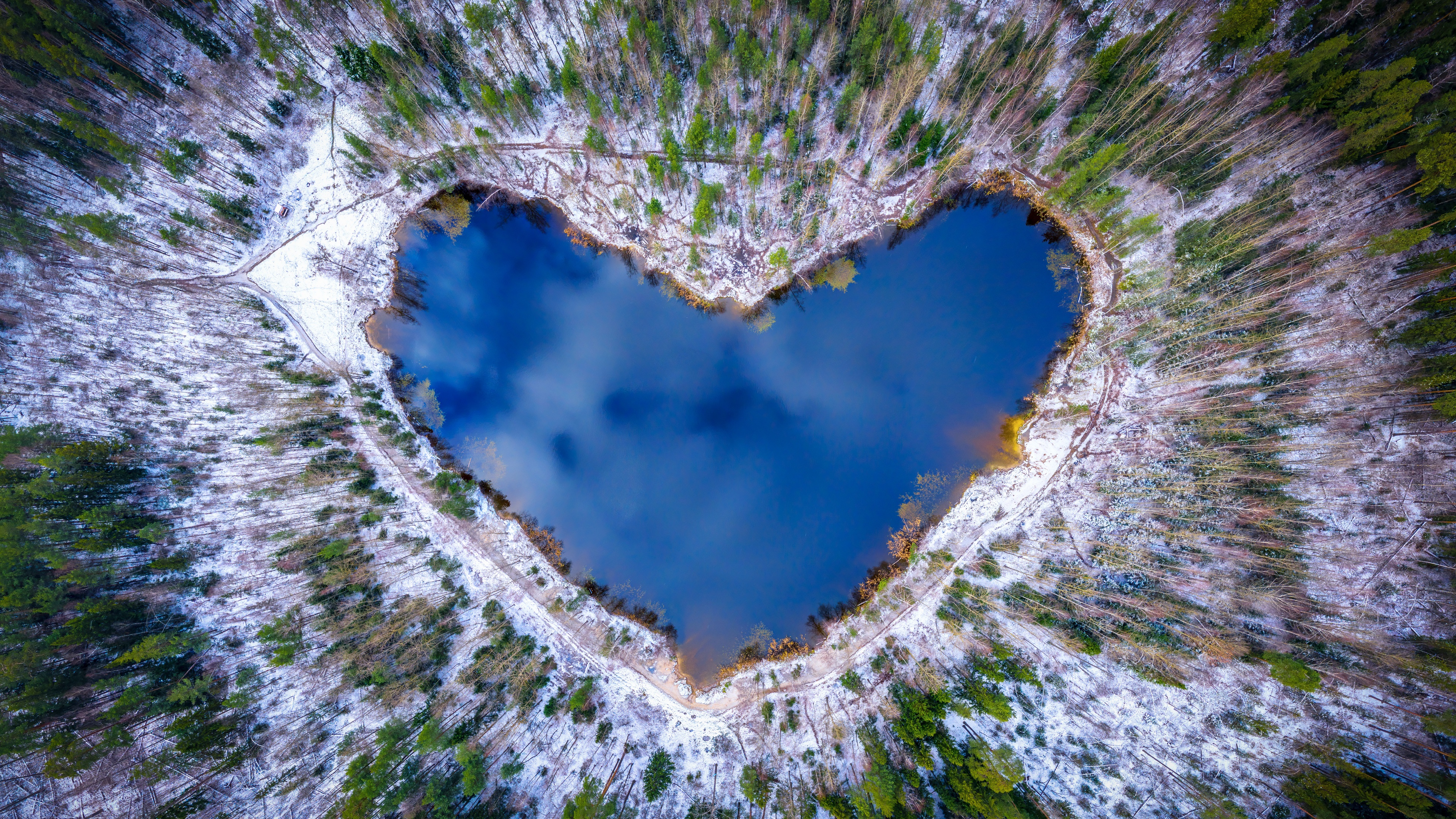 Озеро в виде сердечка
