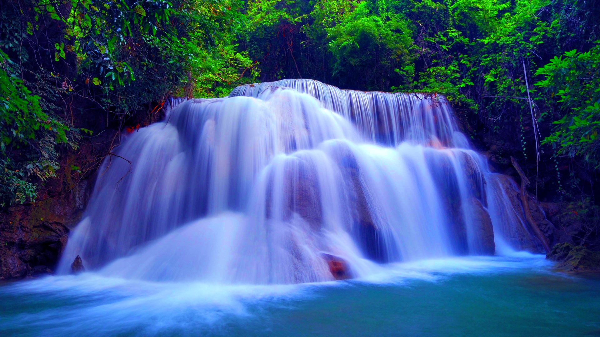 Установить на экране природу. Красивые водопады. Живые водопады. Живая природа водопады. Обои для рабочего стола природа водопады.
