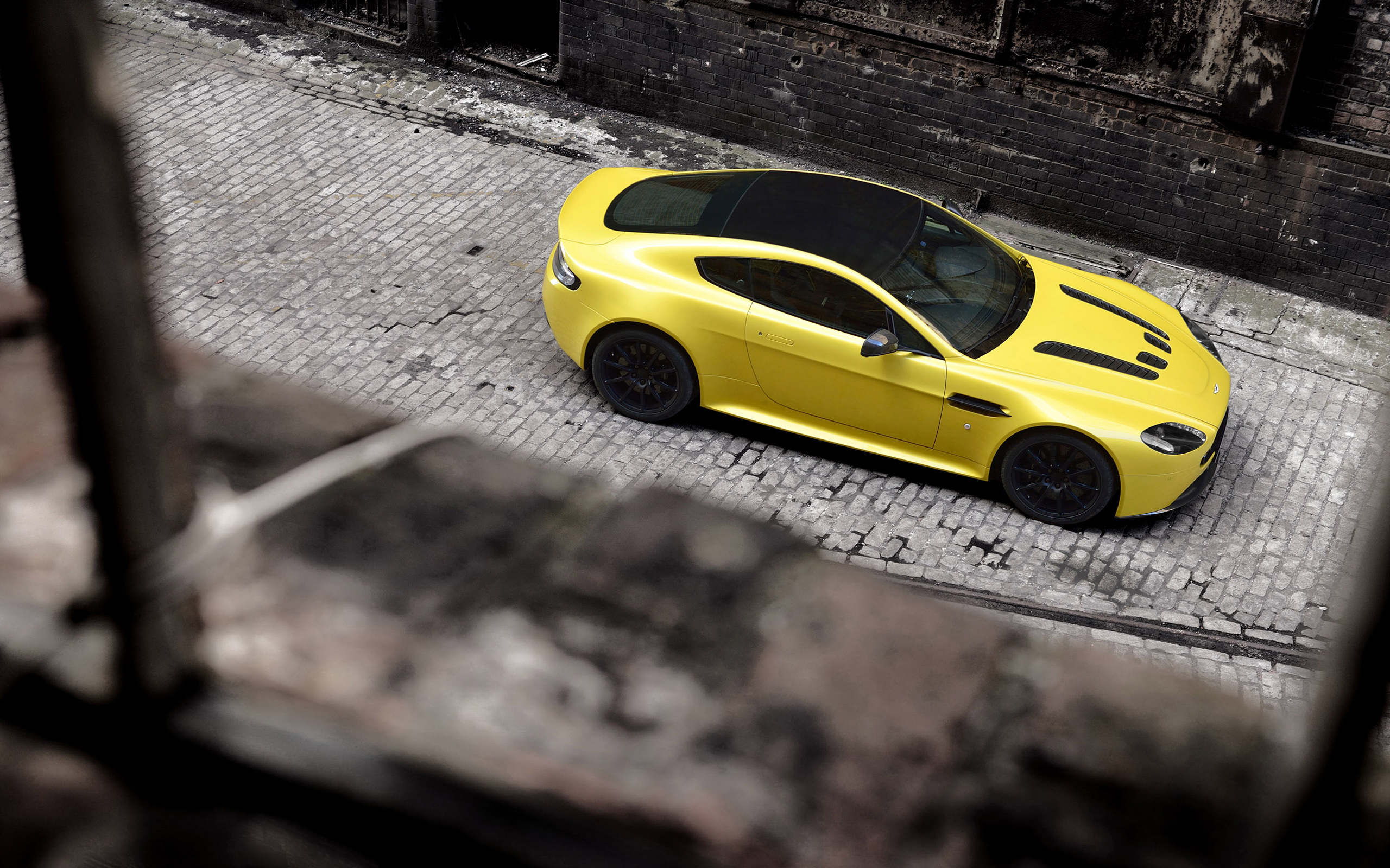Download mobile wallpaper Aston Martin V12 Vantage, Aston Martin, Vehicles for free.