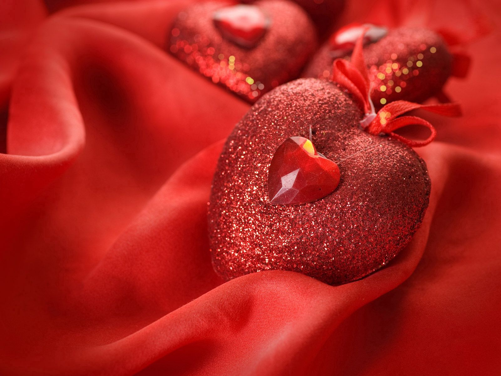 Download mobile wallpaper Gift, Silk, Present, Love, Heart for free.