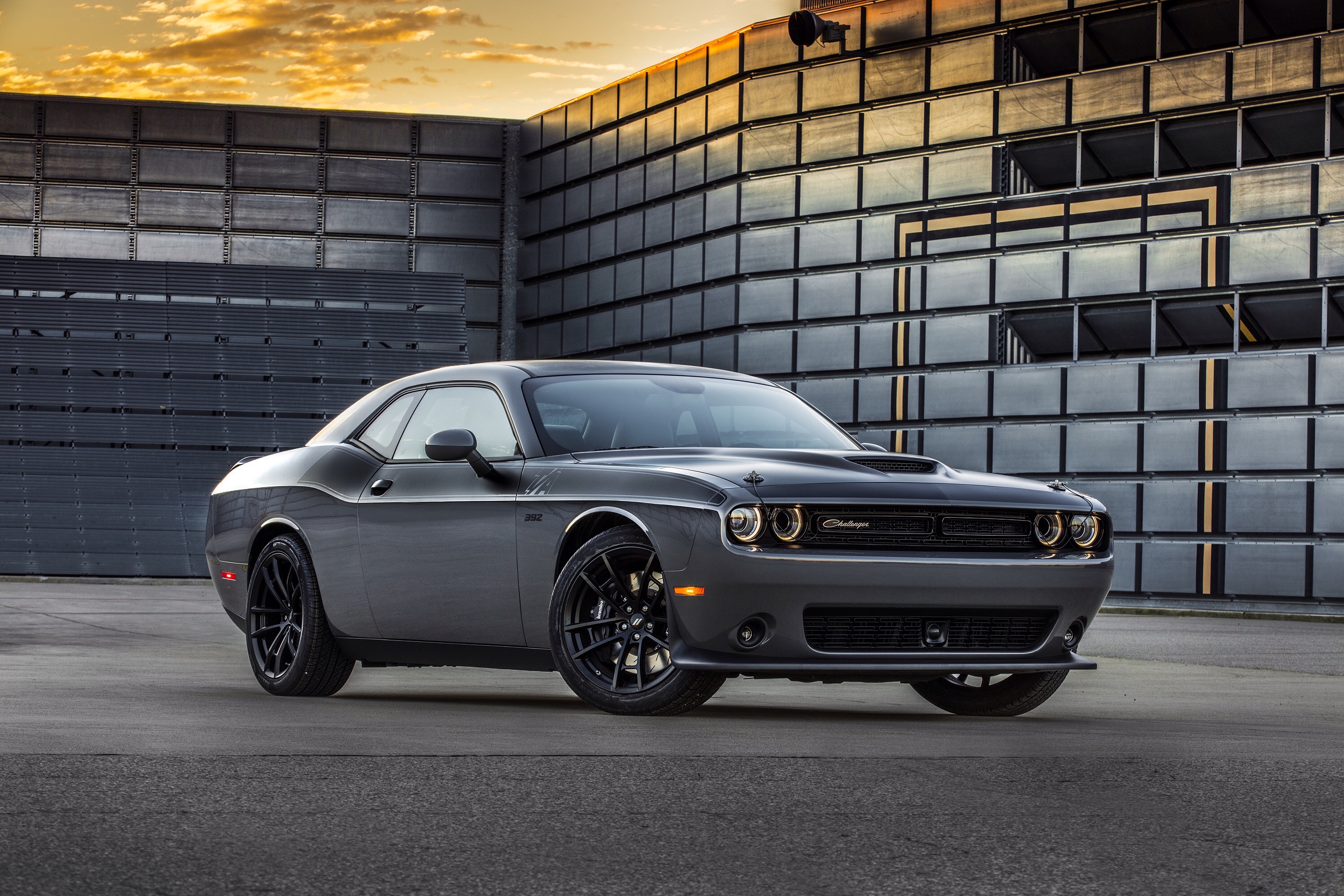 Dodge Challenger srt8 черный матовый