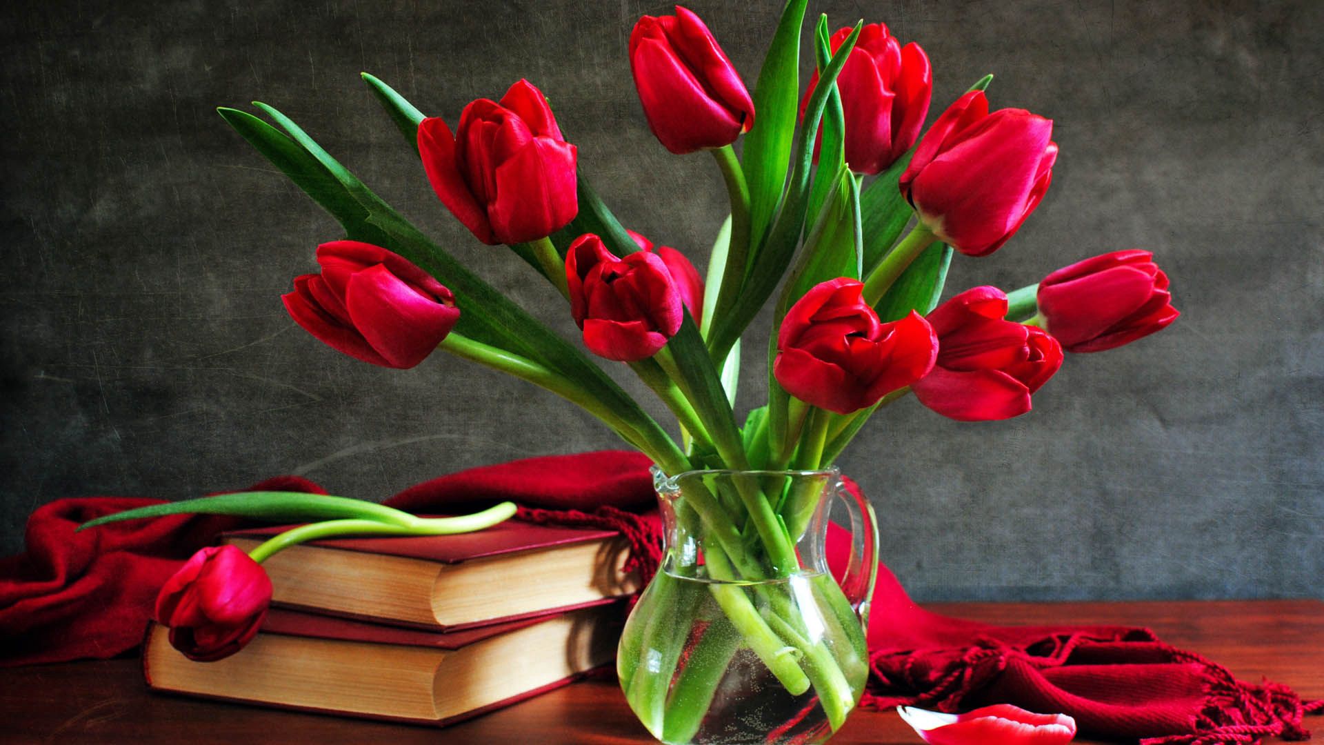 Téléchargez des papiers peints mobile Tulipes, Fleurs, Vase, Verre, Bouquet gratuitement.
