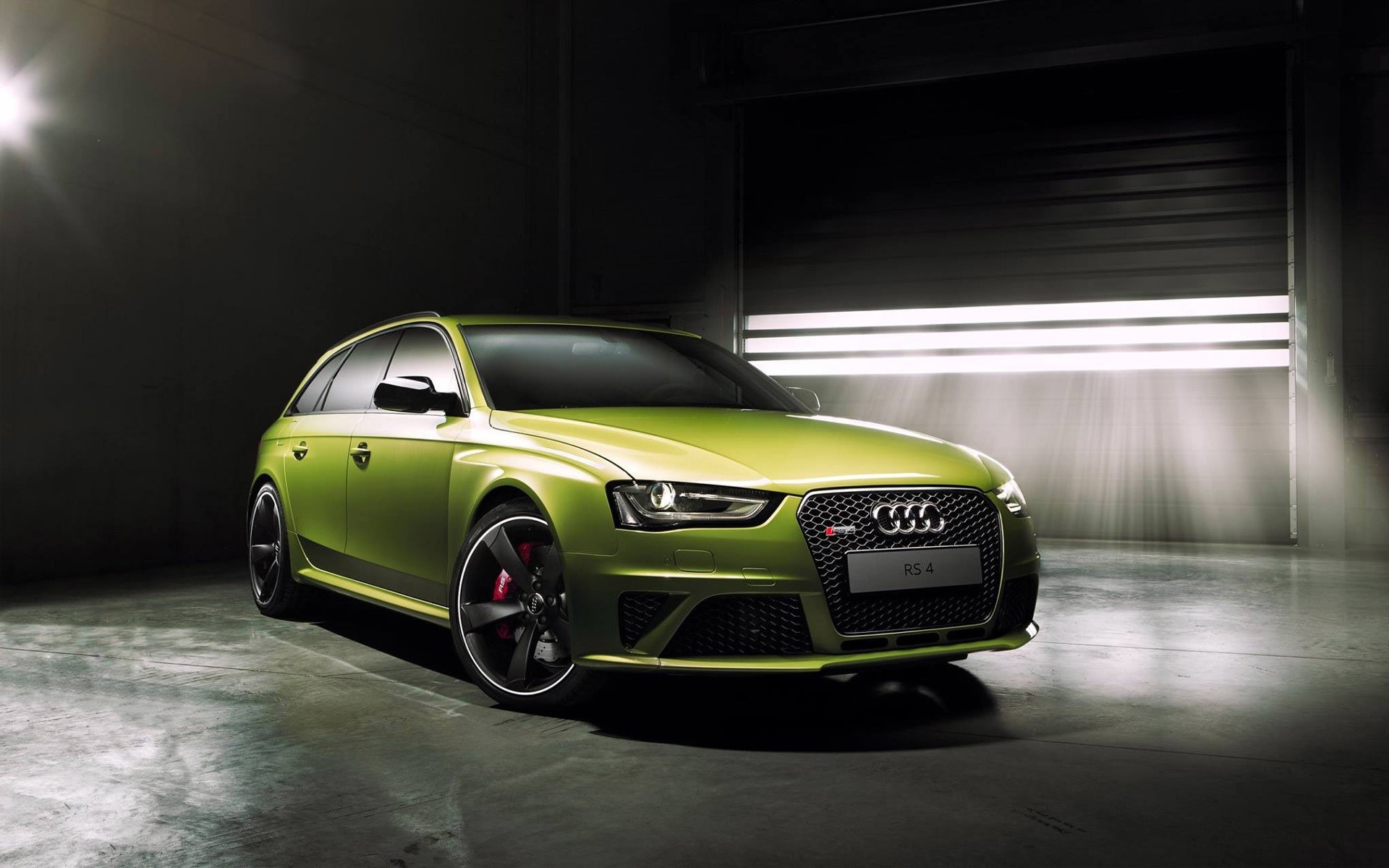 Audi rs4 avant Green