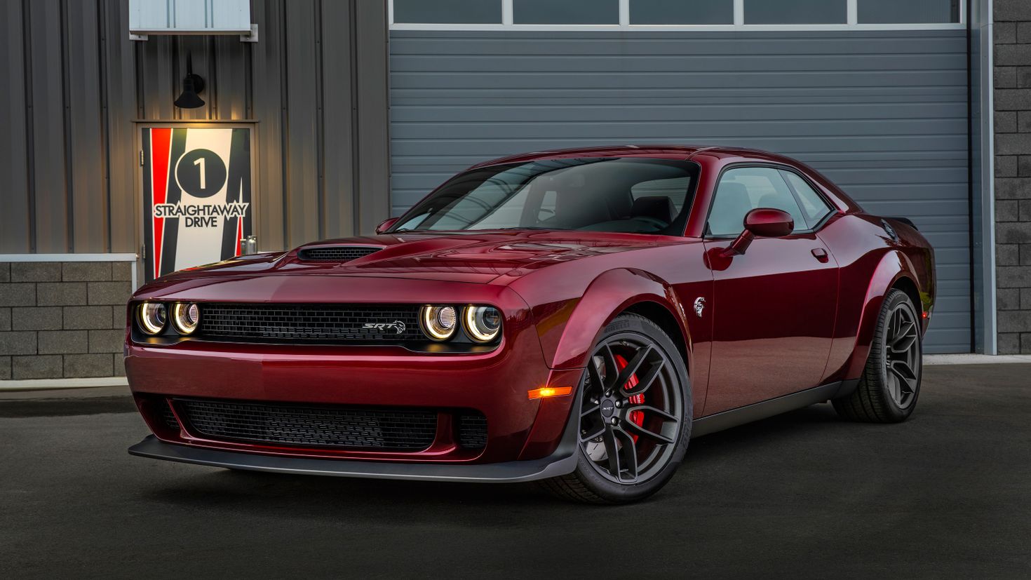 Dodge Challenger srt Hellcat 2021