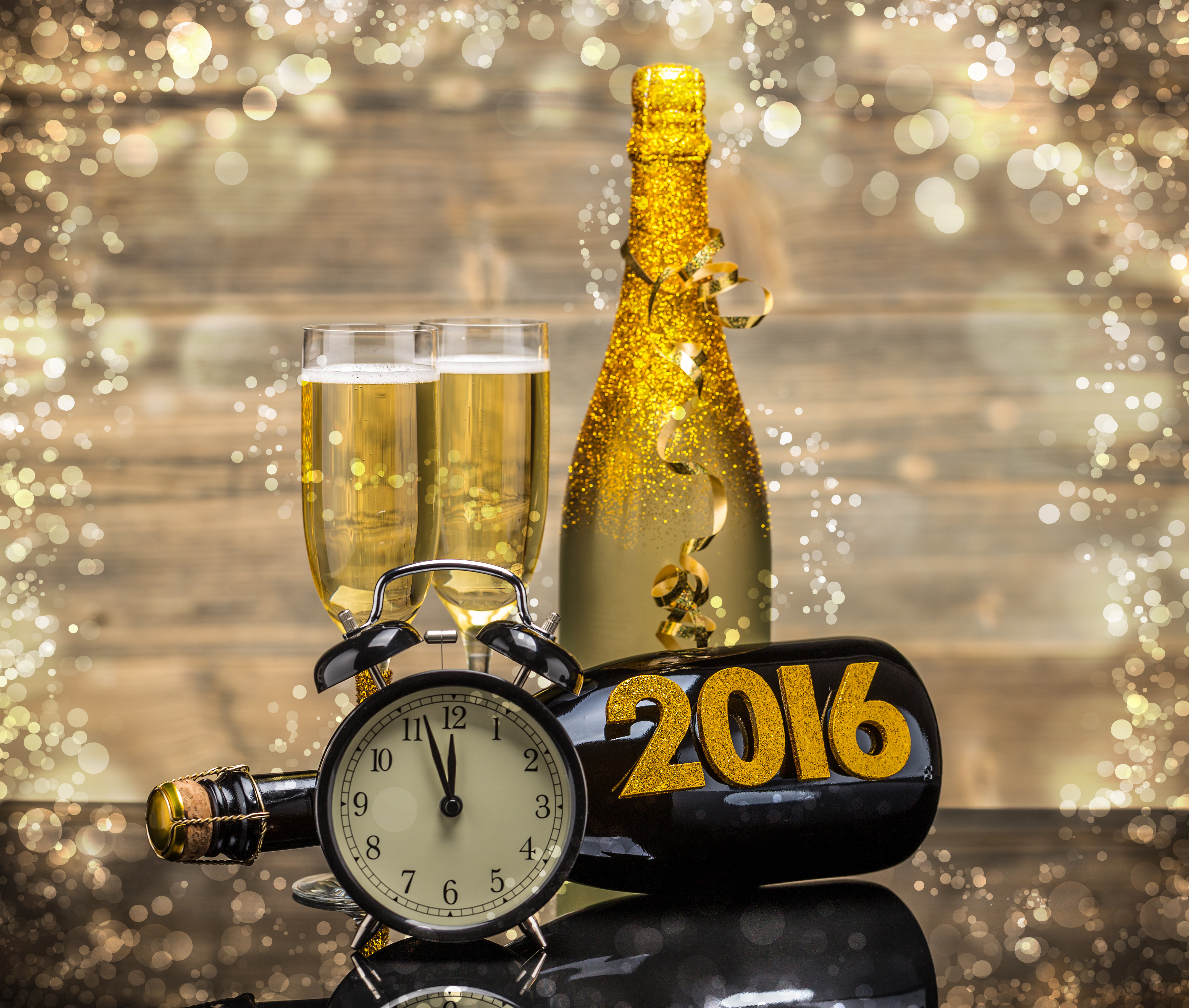 722689 Hintergrundbild herunterladen neujahr, feiertage, neujahr 2016, flasche, sekt, uhr, glas - Bildschirmschoner und Bilder kostenlos