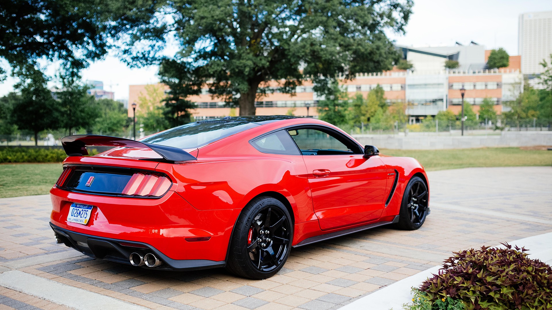 Ford Mustang Shelby gt350 красный