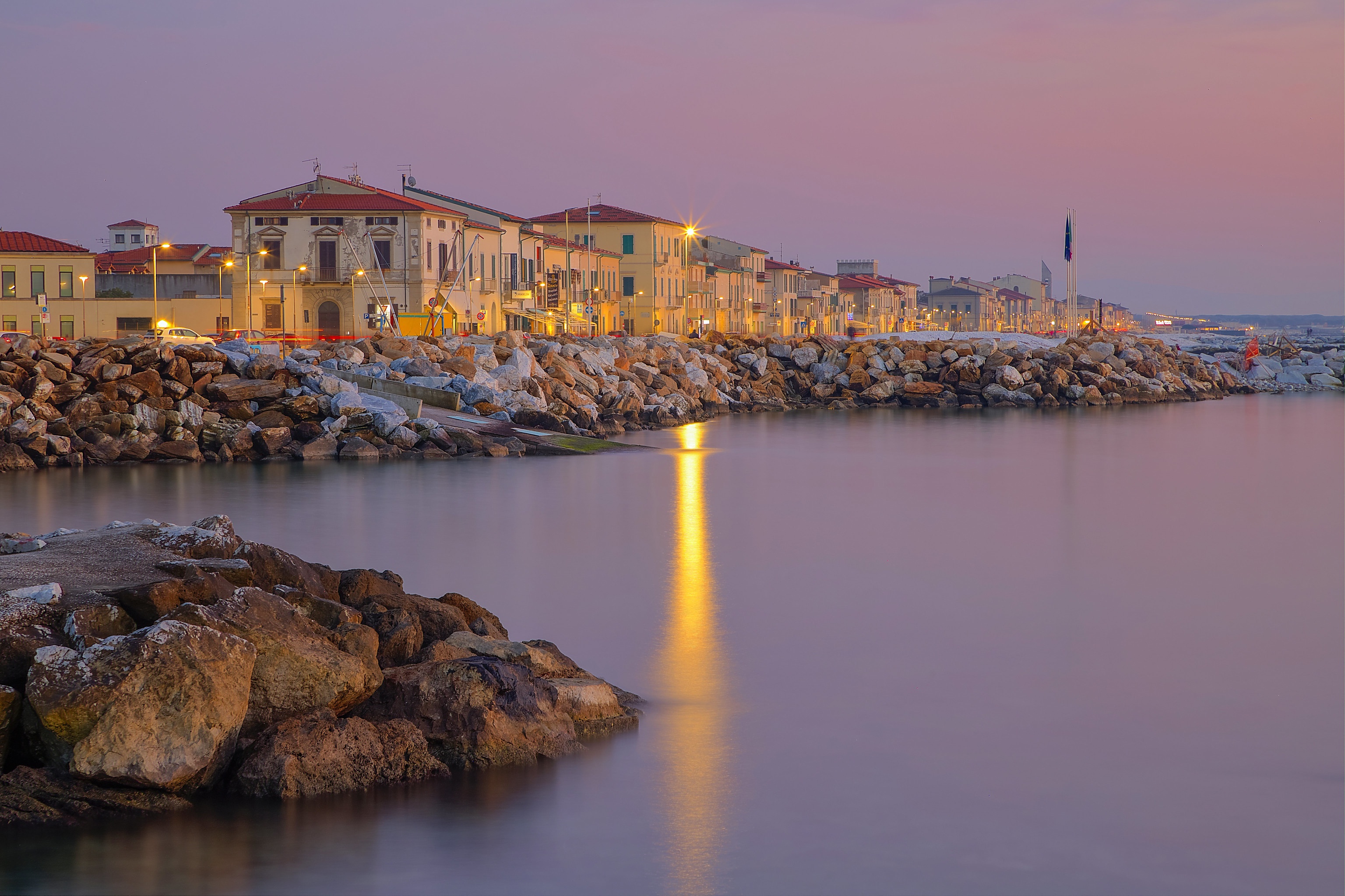 Marina italy. Марина ди Пиза. Спьяджа-ди-Марина-ди-Кампо Тоскана Италия фото. Марина ди Сан Николо улицы города. Пиза море.