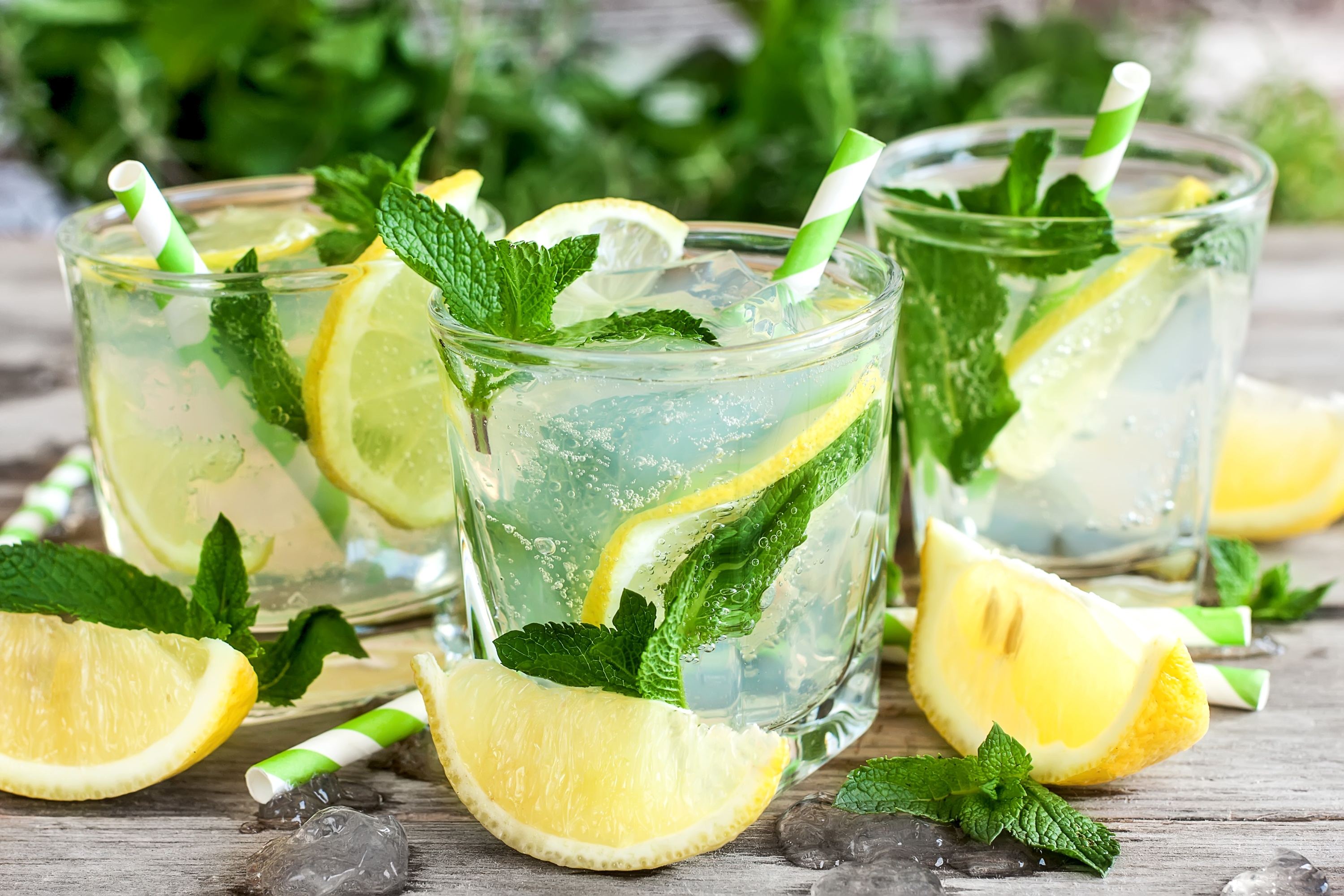 Рецепт газ воды. Лимонад Lemon мята. Лимонад лайм и мята. Mint & Lemon Мохито. Mint Mojito напиток.