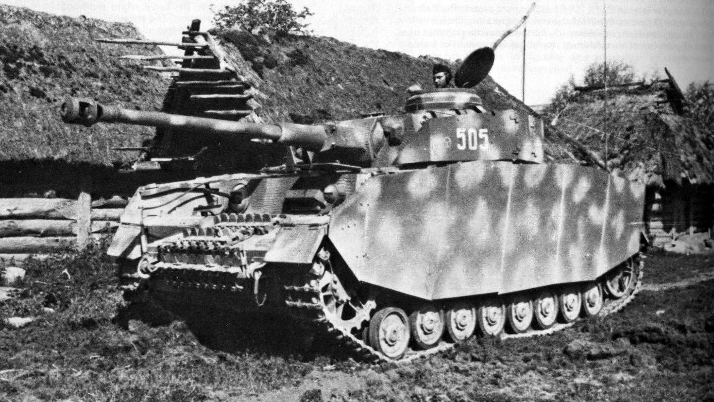 Танк 300 гибрид. Танк Panzer 4 Ausf.h. Танк т-4 немецкий. Танк т-4 h немецкий. Панцер танк 1943.