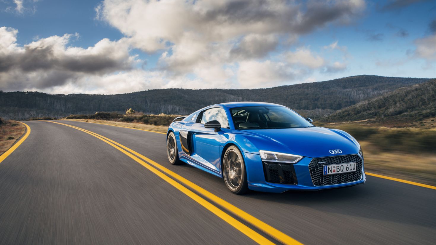 4 8 машины. Audi r8 v10 Performance. Audi r8 Sport. Audi r8 2020 Blue. Audi r8 синяя.