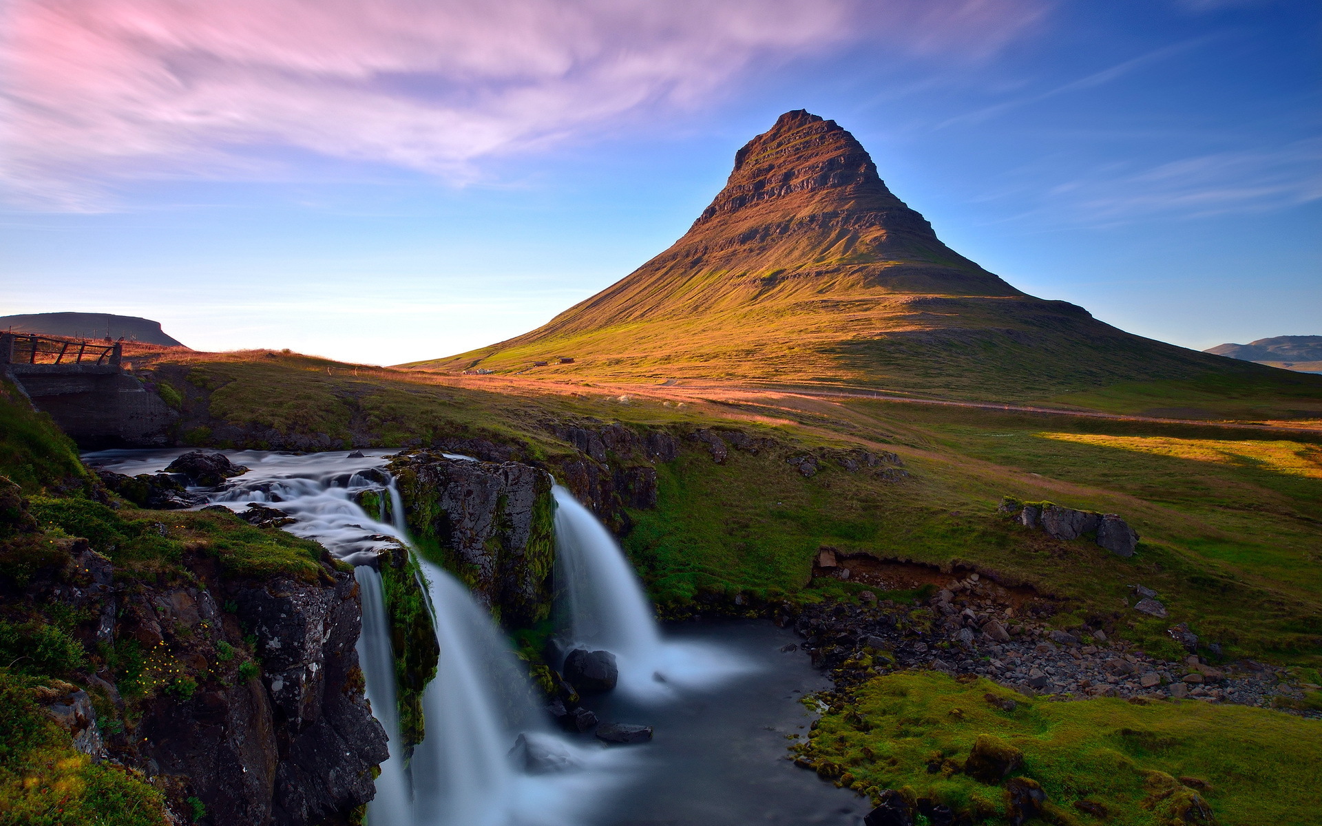 Водопад Kirkjufellsfoss Исландия