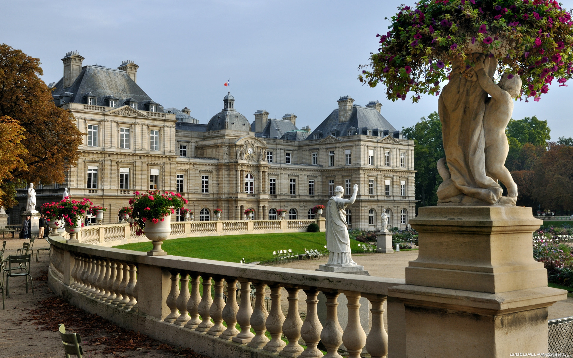 дворцы в париже