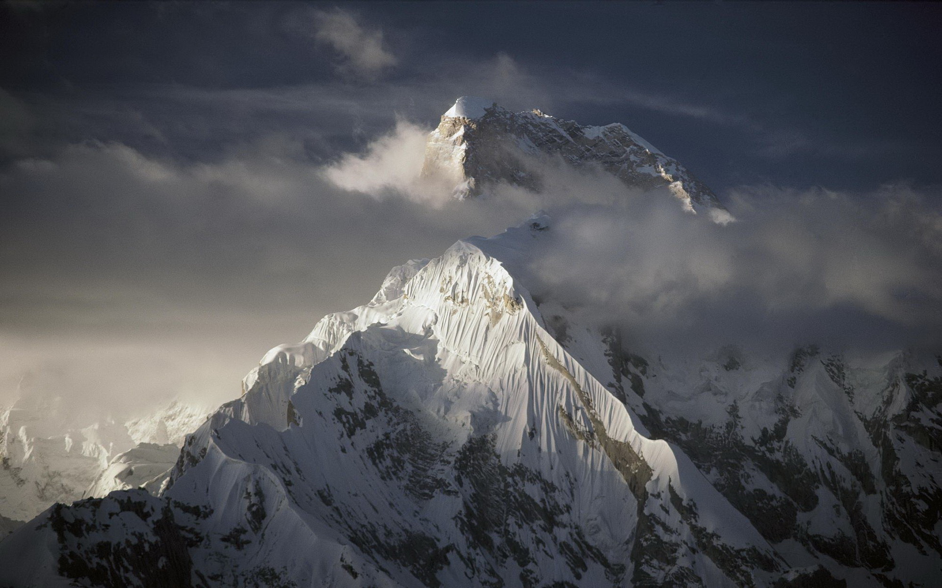 Пик горы Эверест рассвет