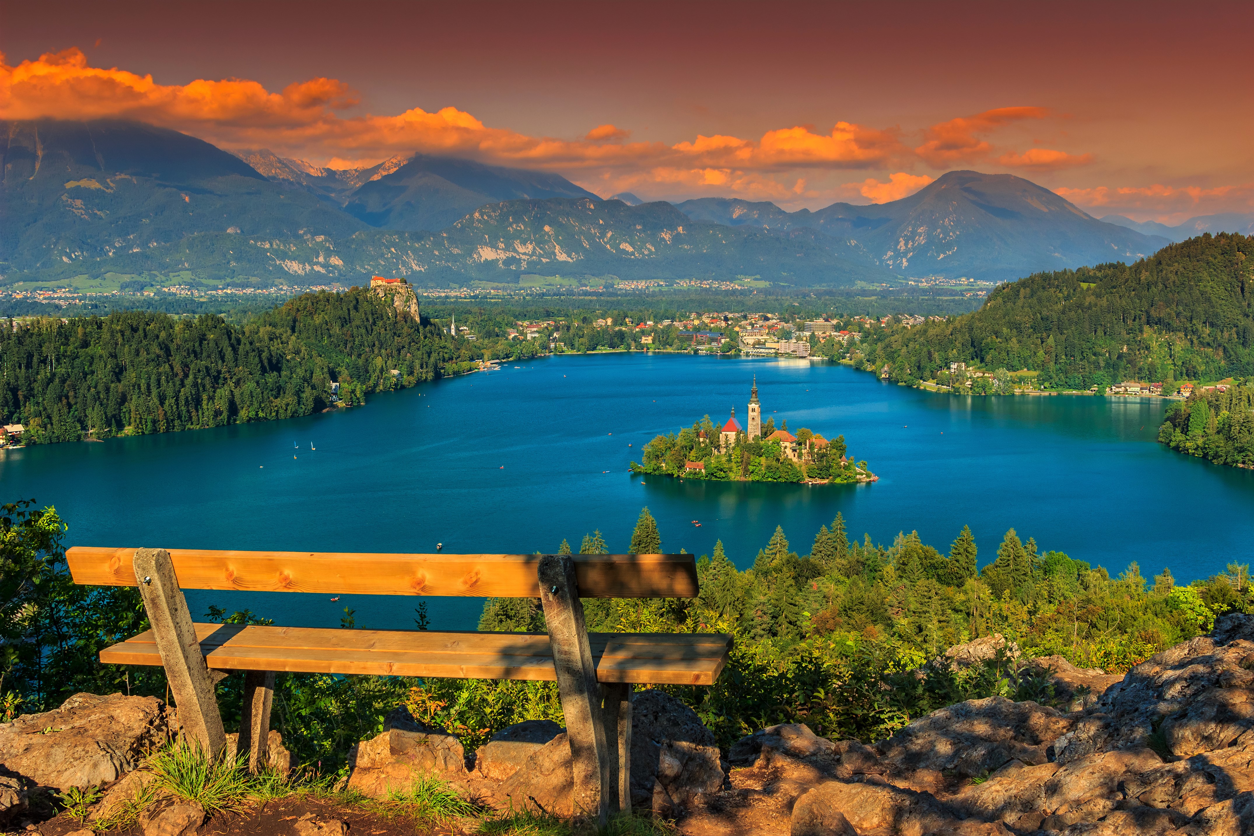 Словения. Бледское озеро Словения. Остров Блед (Словения). Словакия озеро Блед. Бледское озеро Словения панорама.