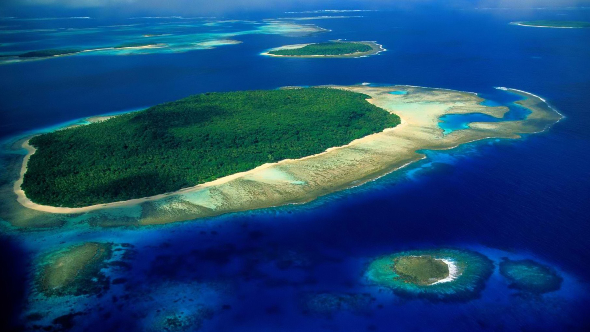 Атолл в тихом океане. Ментавайские острова Индонезия. Атолл Дюси. Остров Атолл Дюси.