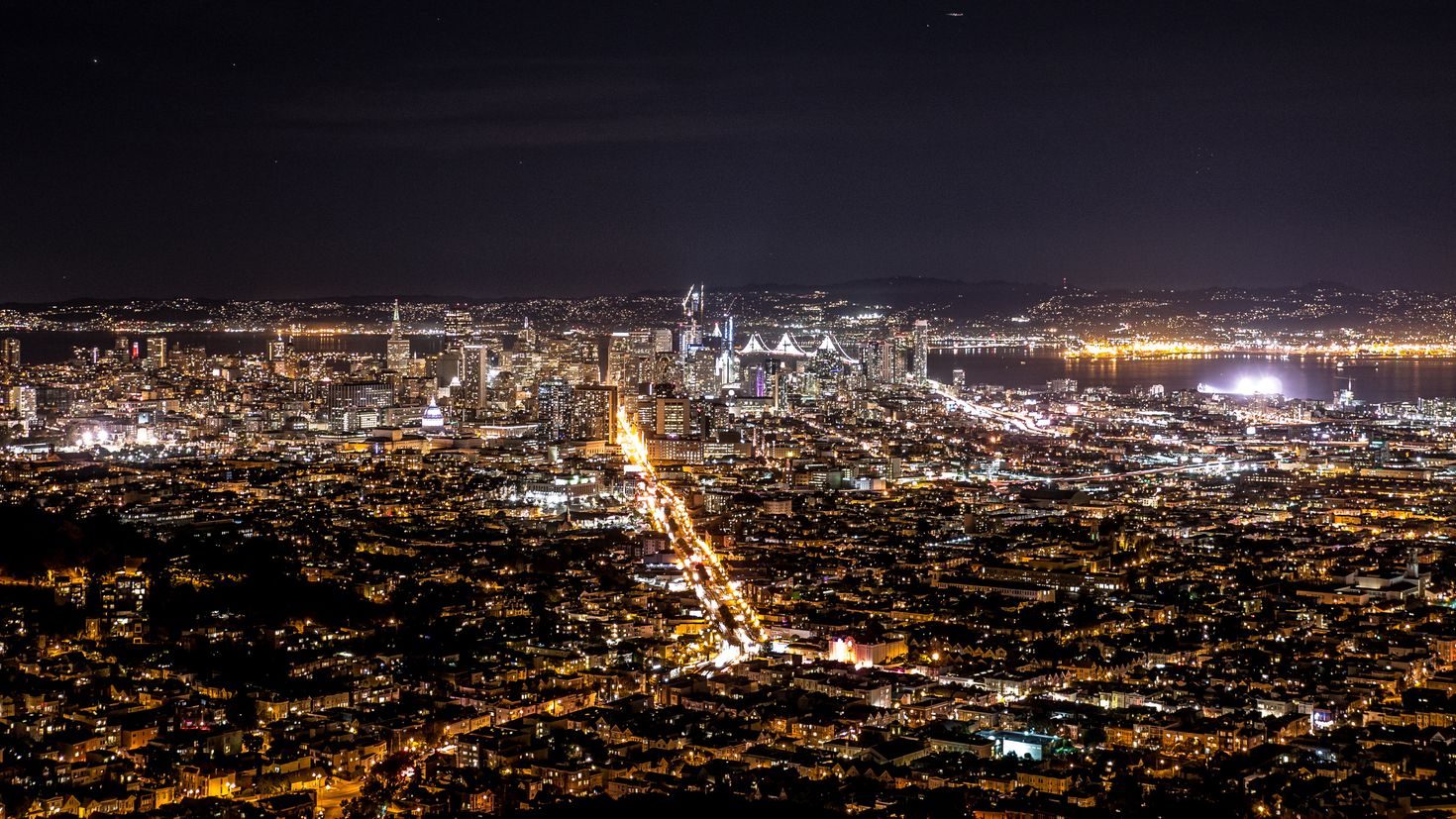 Life night up. Лос Анджелес ночью с высоты птичьего полета. Лос Анджелес город вид сверху. Панорама Сити Лос Анджелес. Город Лос Анджелес с высоты птичьего.