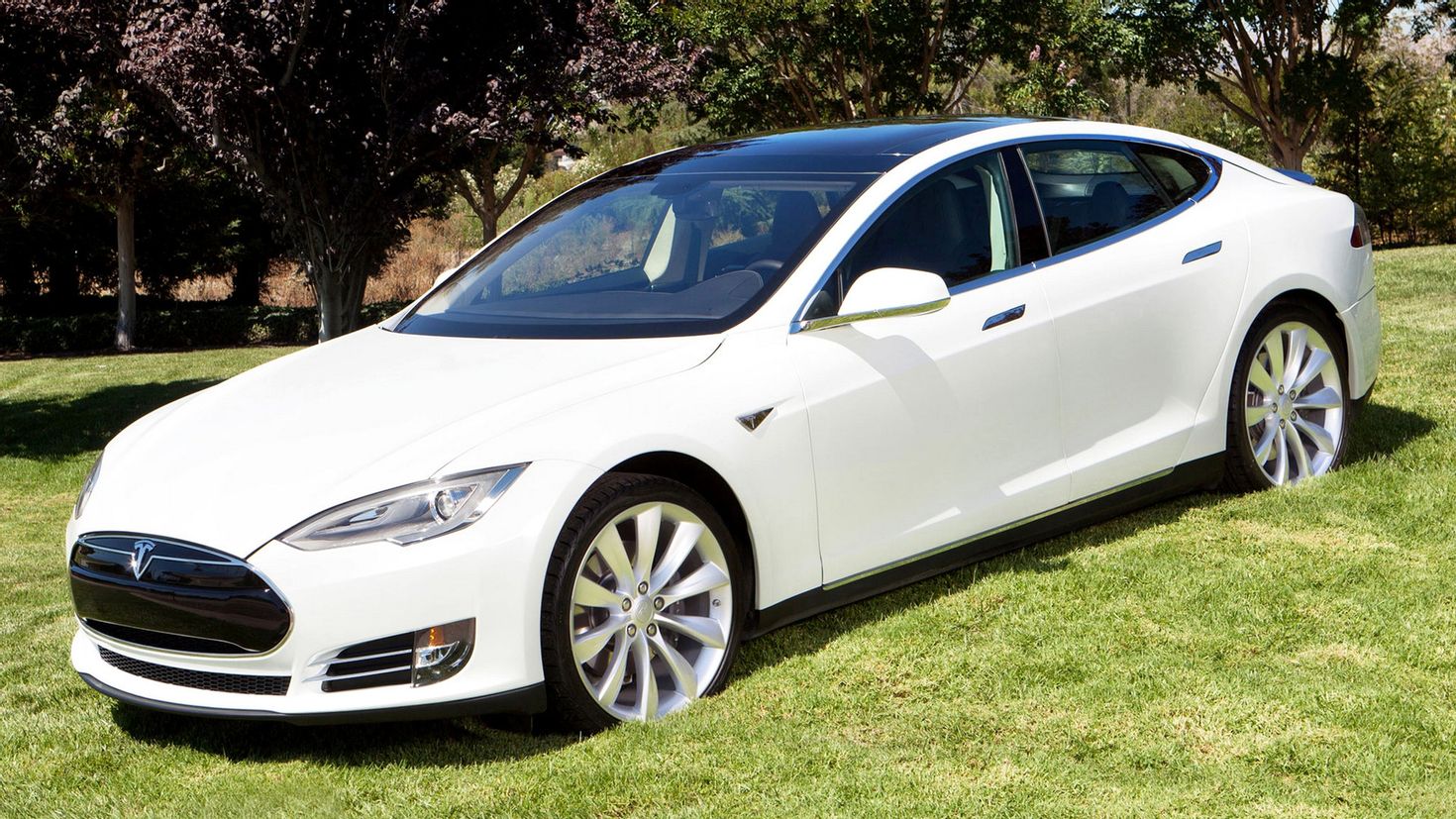 Tesla седан model s. Tesla model s белая. Тесла model s p85. Tesla model s p85 i. Модель s автомобиль
