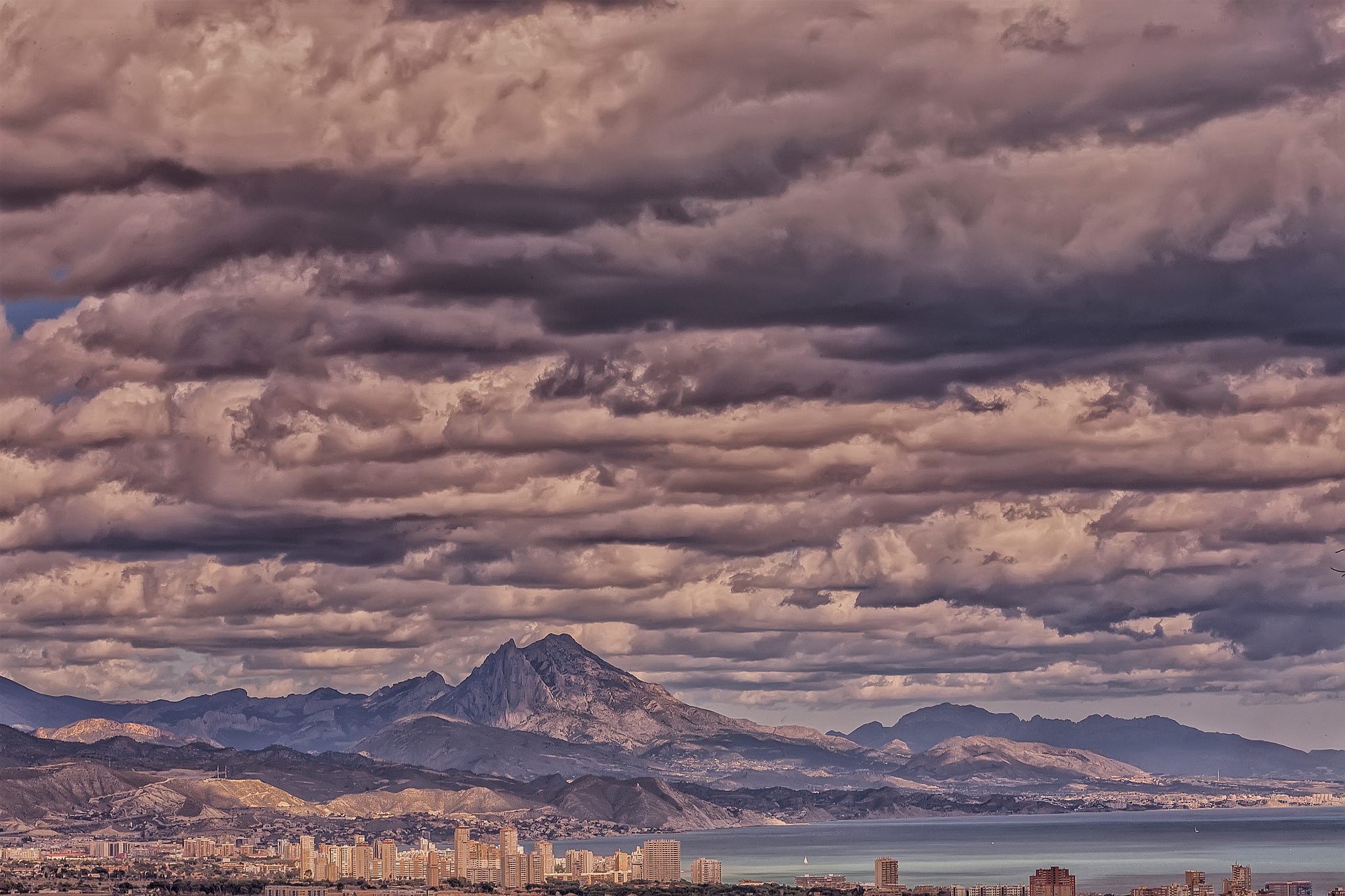 Laden Sie das Natur, Mountains, Stadt, Mündung, Die Bucht, Clouds-Bild kostenlos auf Ihren PC-Desktop herunter