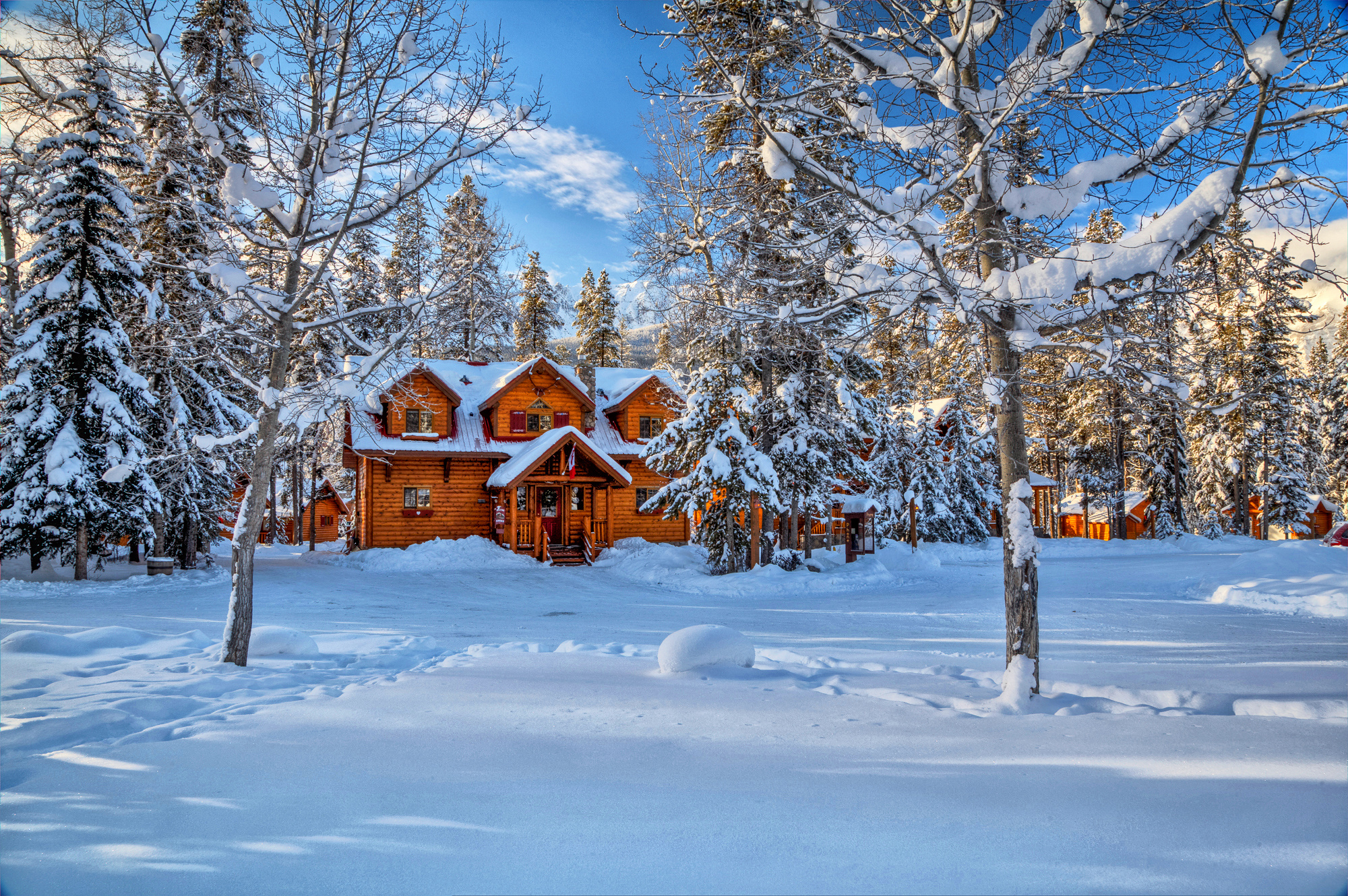 Скачать картинку Зима, Снег, Канада, Дерево, Дом, Поле, Домик, Фотографии в телефон бесплатно.