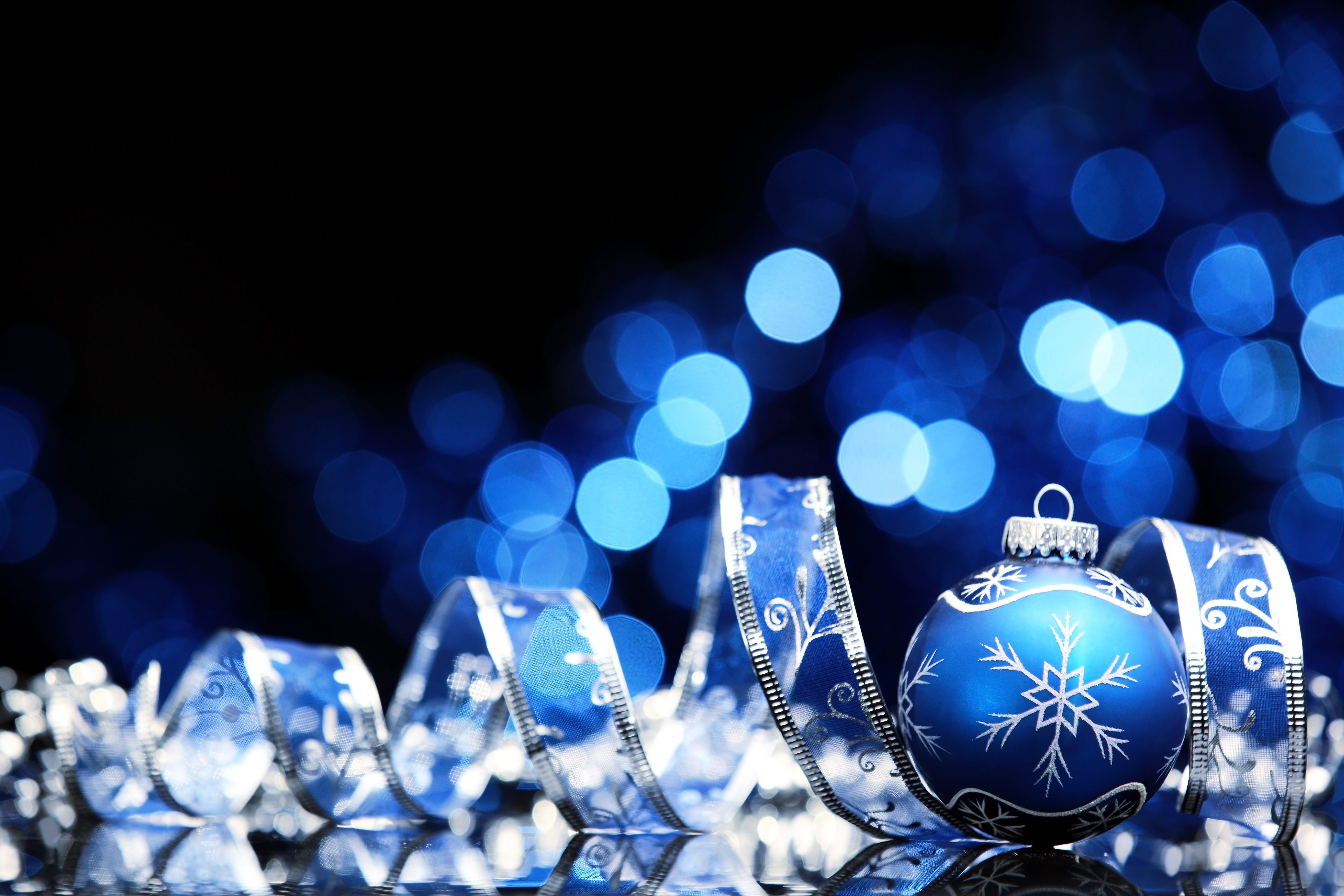 blue, light, christmas, holiday, bokeh, christmas ornaments, decoration Smartphone Background