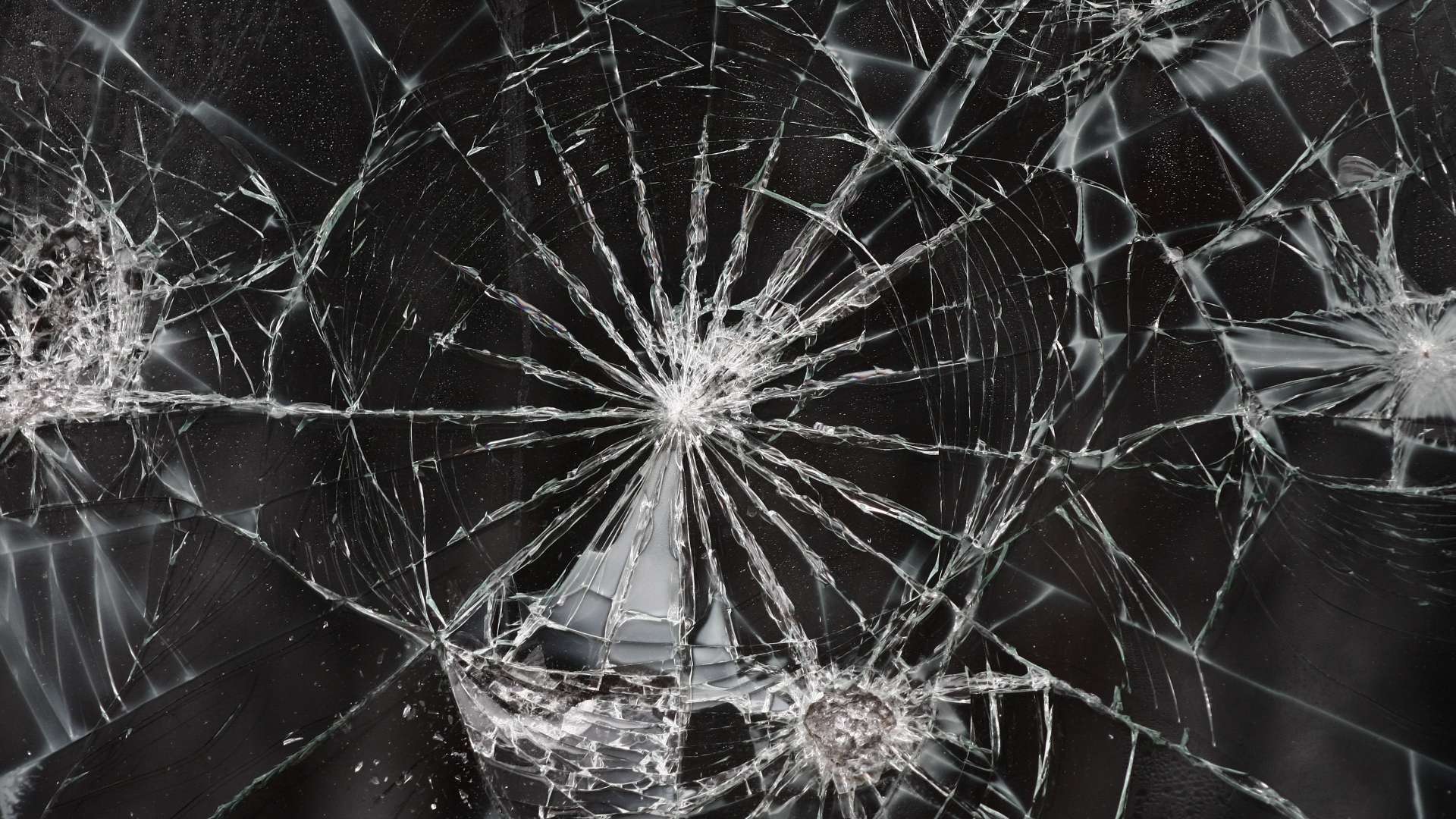 broken screen, cracked screen, technology