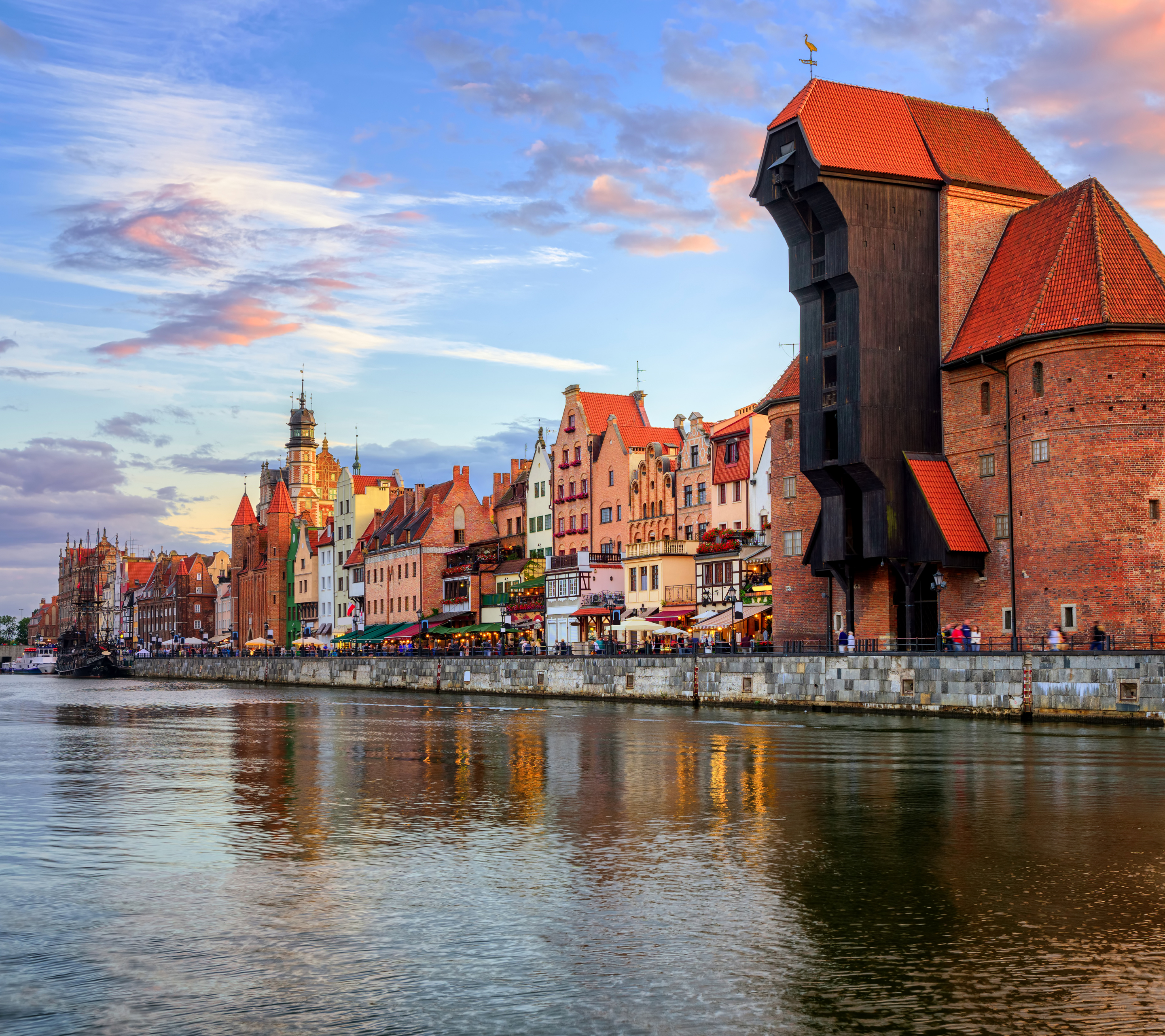 Польша города. Gdansk Польша. Великая мельница Гданьск. Труймясто Польша. Портовый город Гданьск.